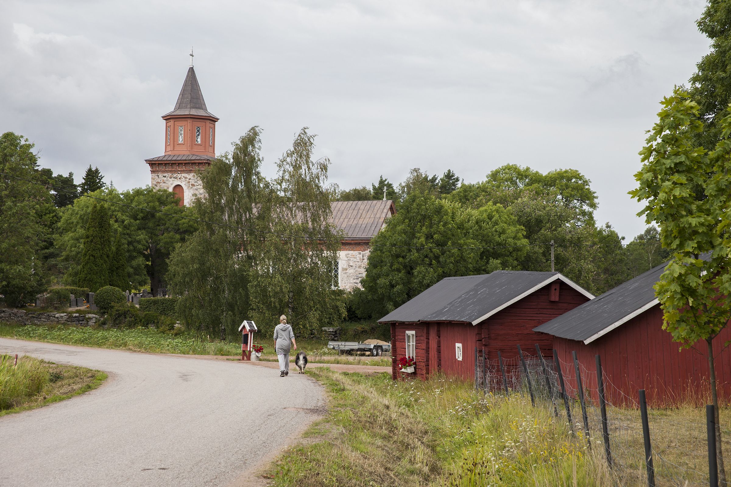 Iniössä on mukava pyöräillä, sillä liikennettä on vähän.