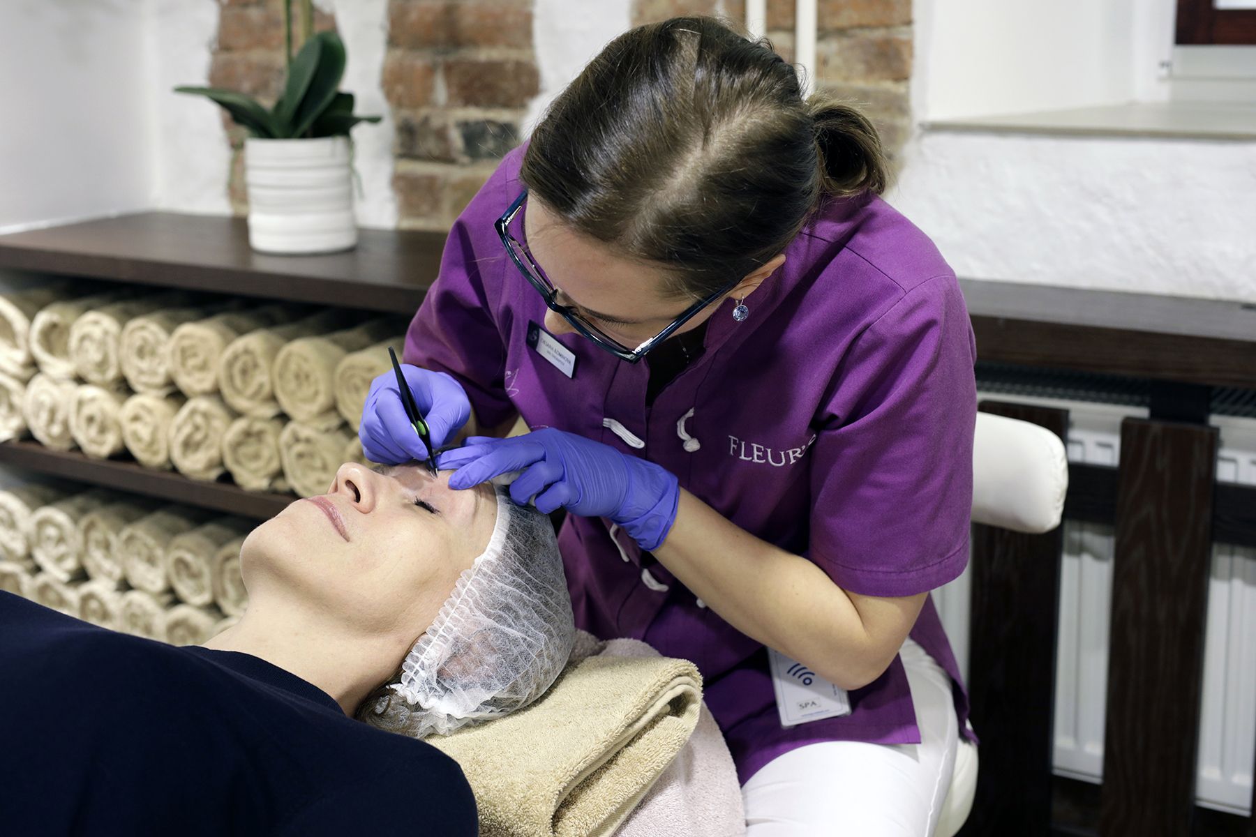 Jos toivoo suomea puhuvaa hoitajaa, siitä kannattaa mainita varausta tehdessä.