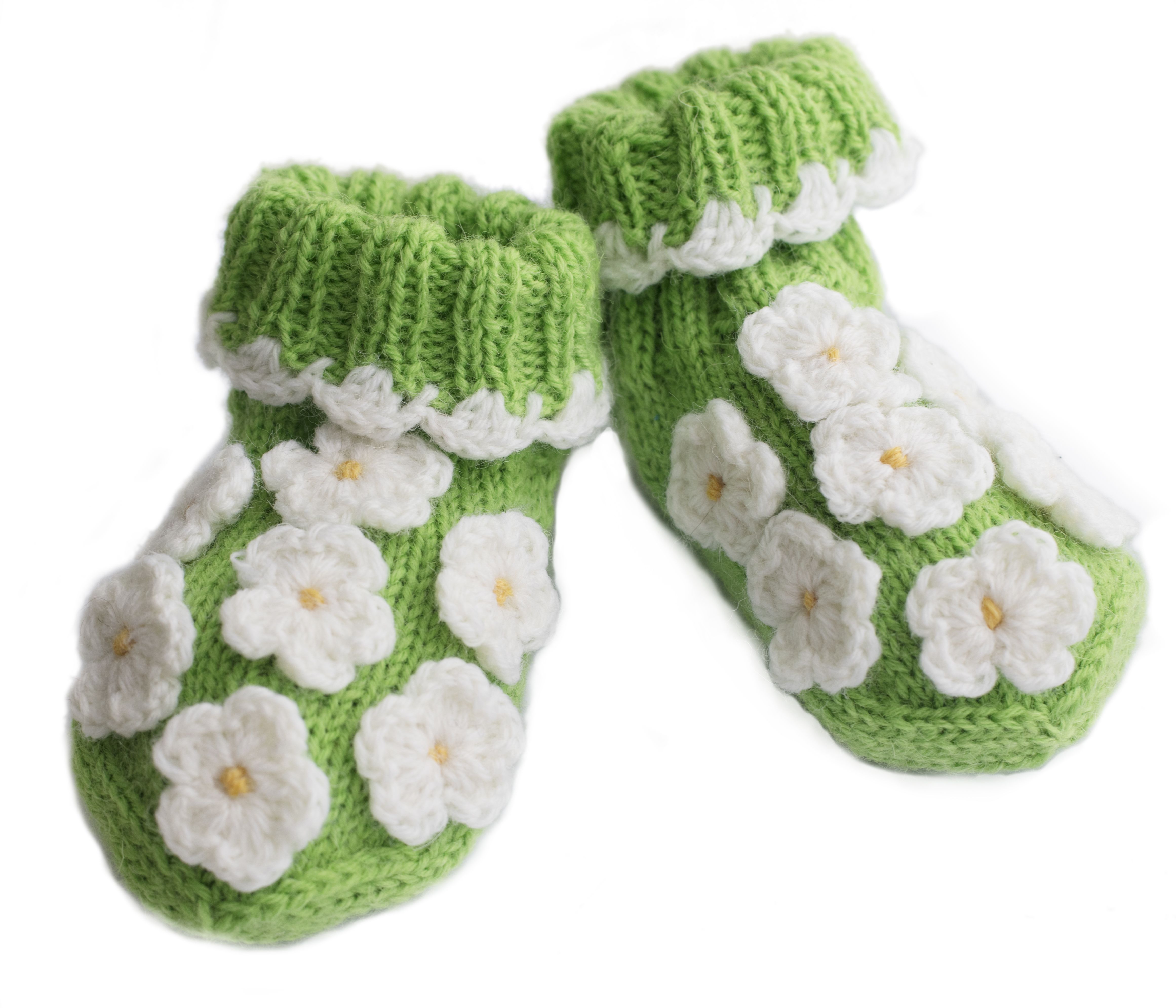 Näiden kevätsukkienkin ohje löytyy kirjasta.