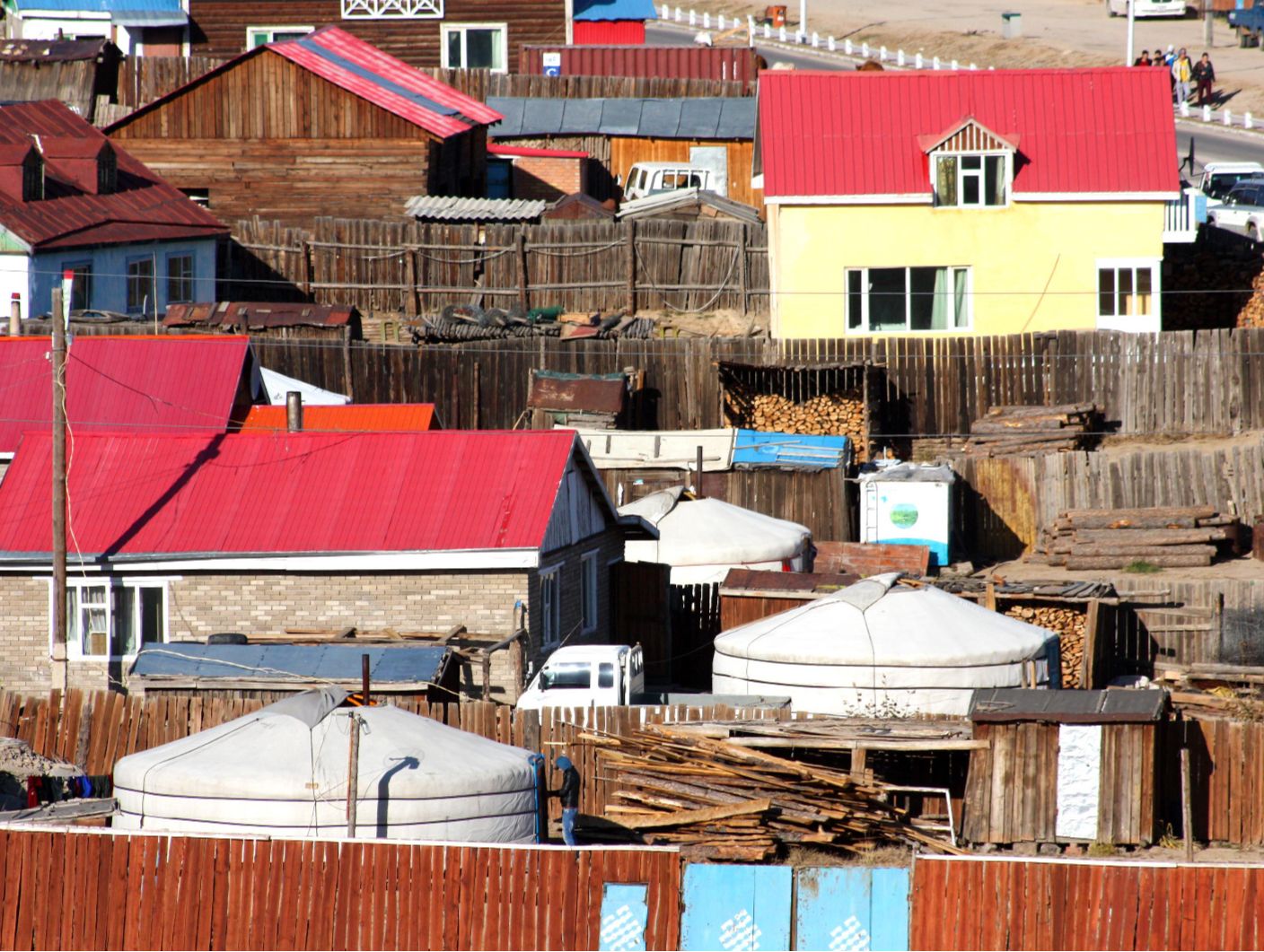 Jurttakylä muuttuu kaupungiksi, kun taloja on enemmän kuin telttoja.