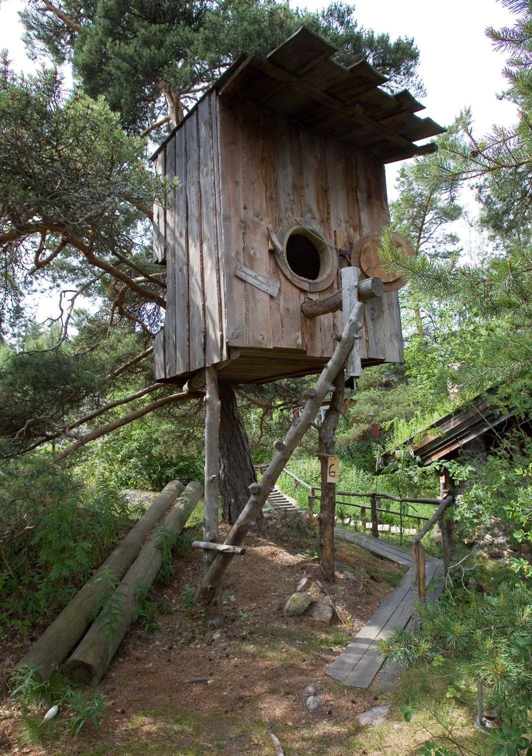  Rymättylän Herrankukkaro on vanhan kalastajatilan ympärille rakennettu virkistyspaikka vain ryhmille. Kapua Luksus-linnunpönttöön! Lämmitettyja pönttöjä on kaksi, kumpaankin mahtuu yksi yöpyjä. 1hh alk. 55 e/vrk. herrankukkaro.fi