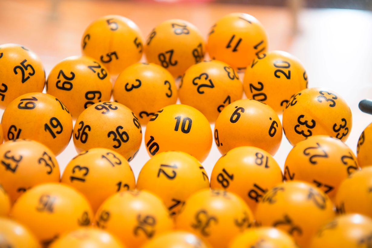 Lottovoitto arvotaan näillä lottopalloilla Veikkauksella. 