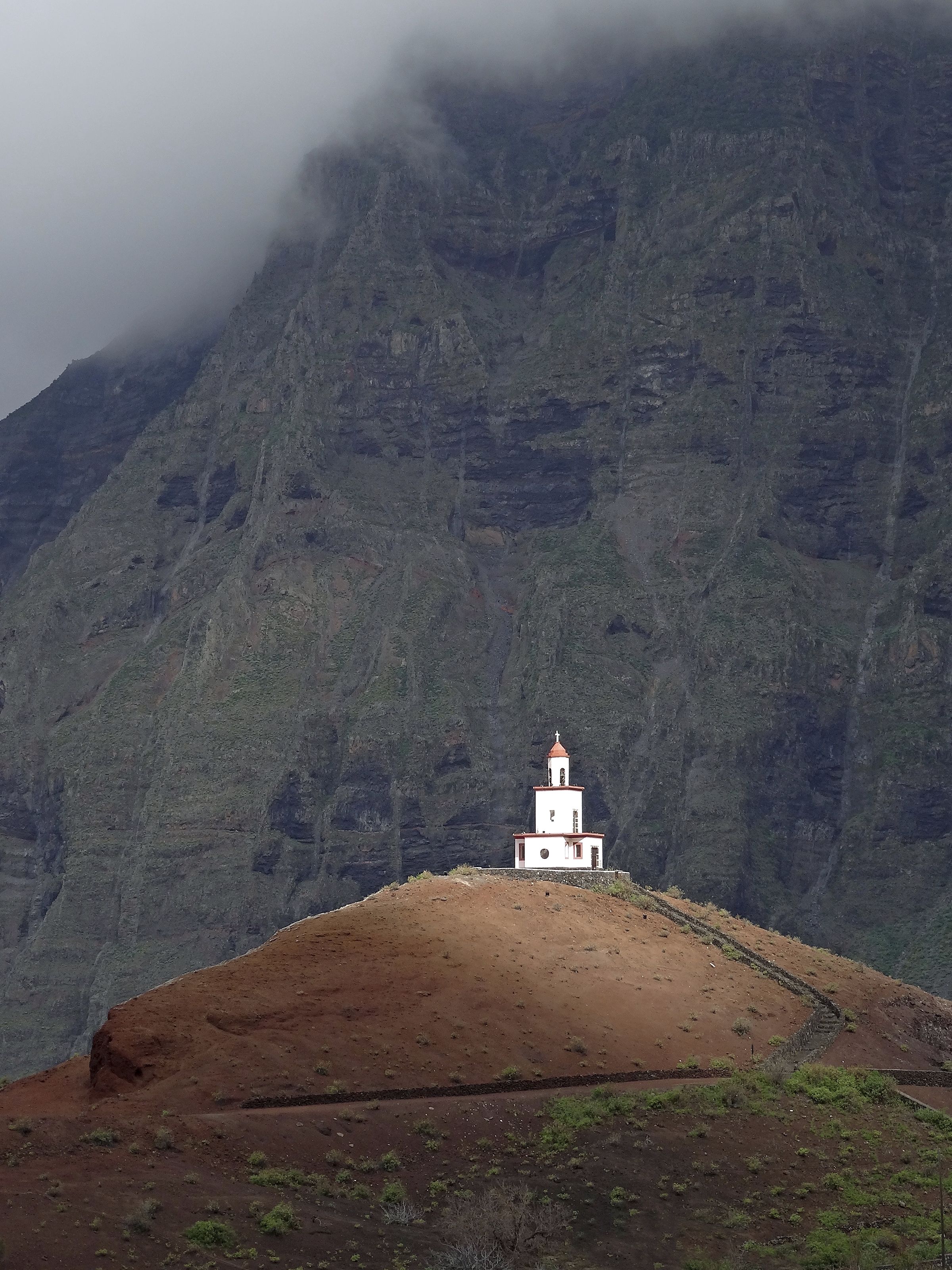La Fronteran kirkon kellotorni on Kanarian kuvatuimpia.