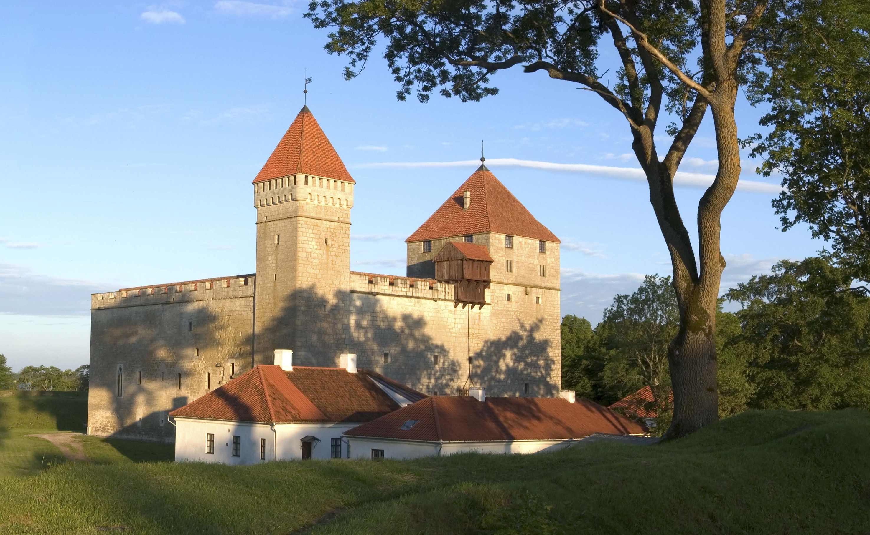 Tornit Pikk Herman ja Sturvolt näkyvät kauas.