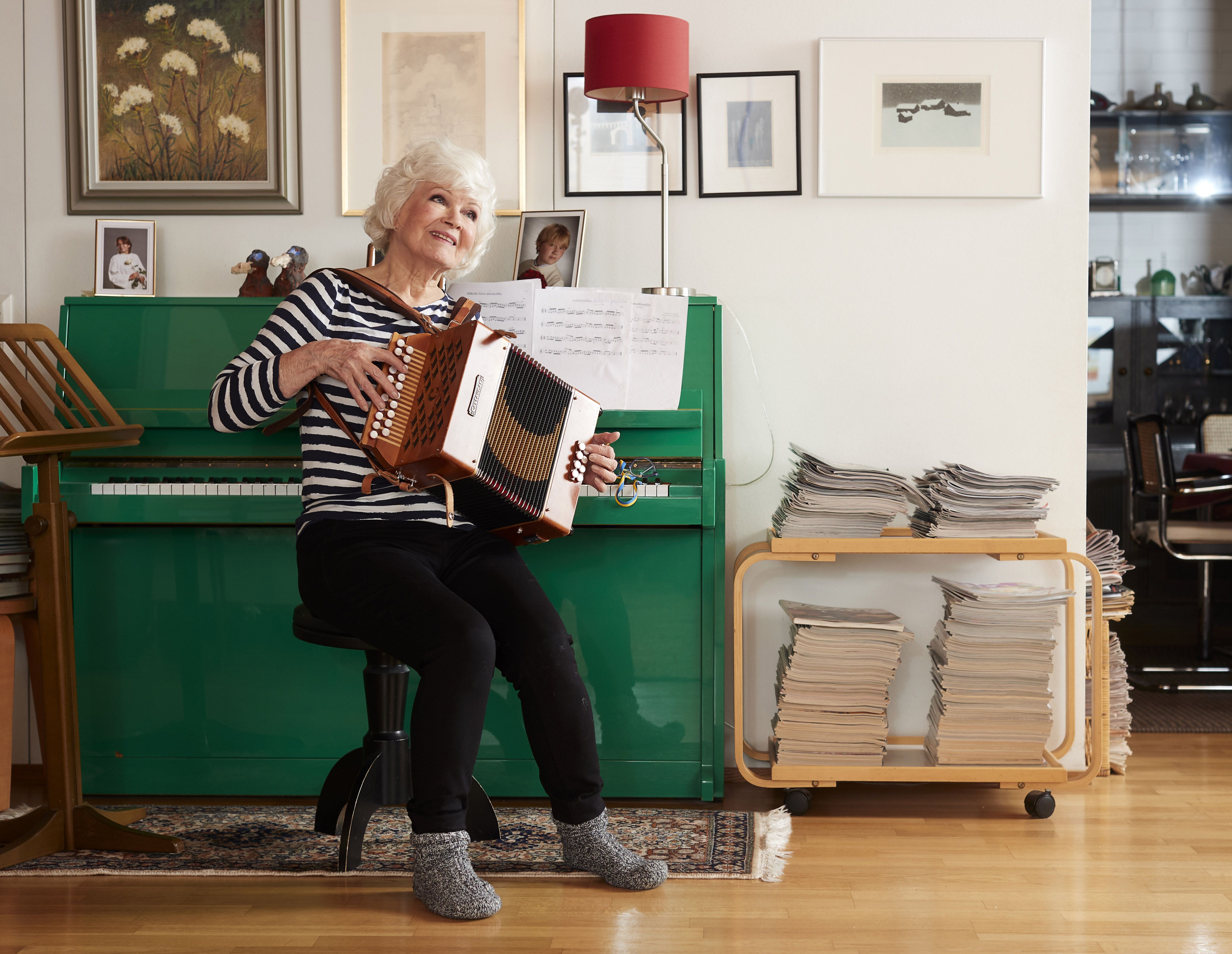 Sorminäppäryydestä täytyy pitää huolta. "Ja kansanmusiikki tekee hyvää mielelle", sanoo Vieno.