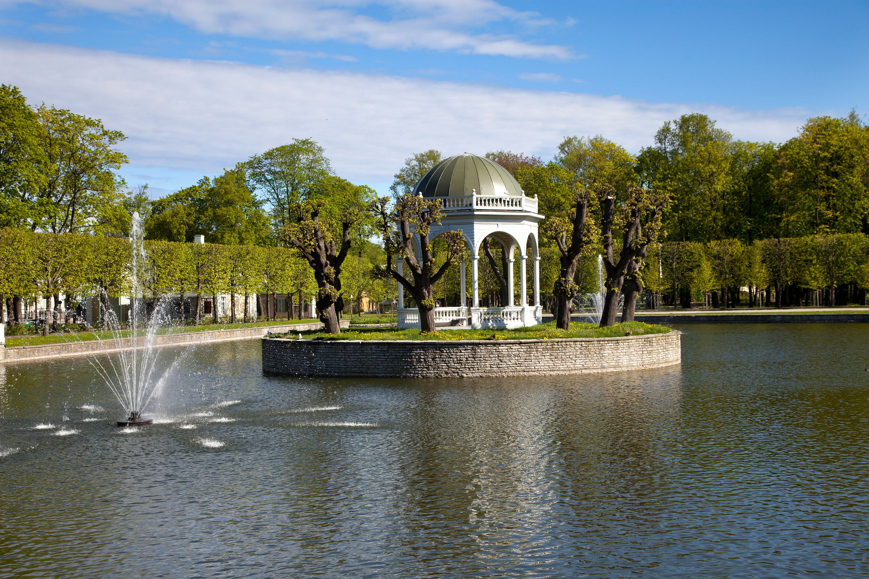 Kadriorgin puisto on suosittu ajanviettopaikka varsinkin viikonloppuisin.