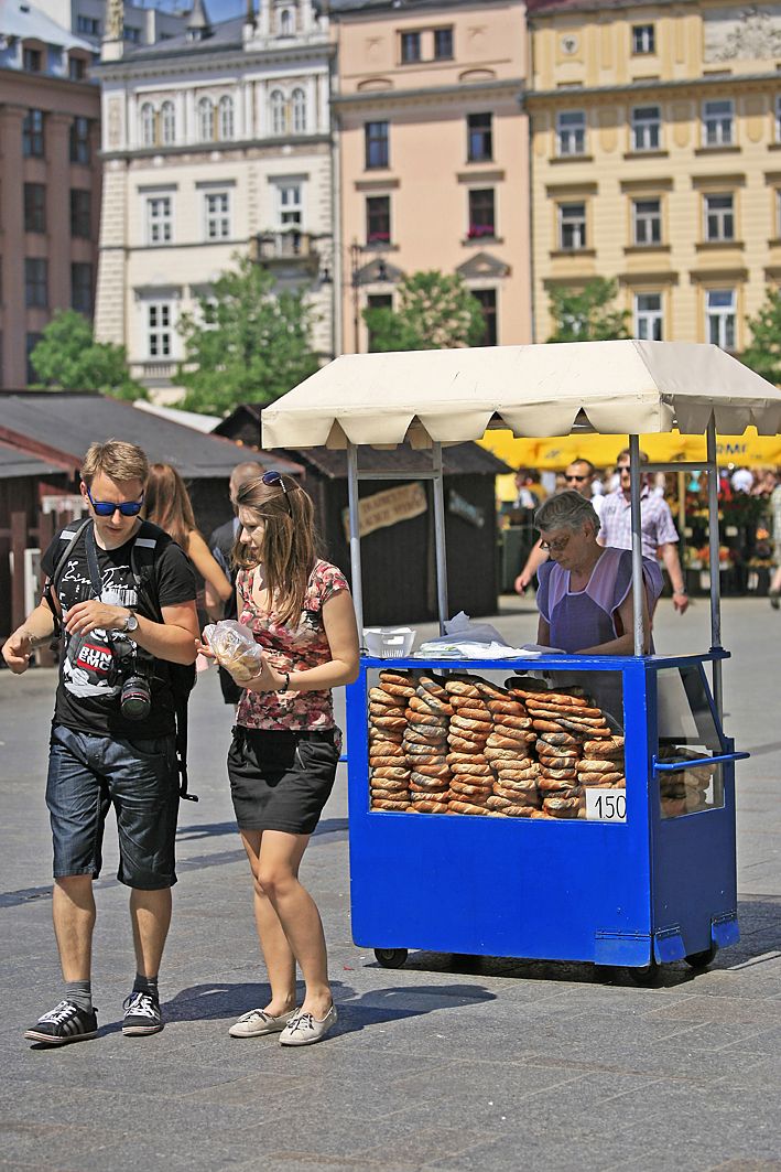 Krakovanrinkeliä on leivottu ja syöty jo yli 600 vuotta.