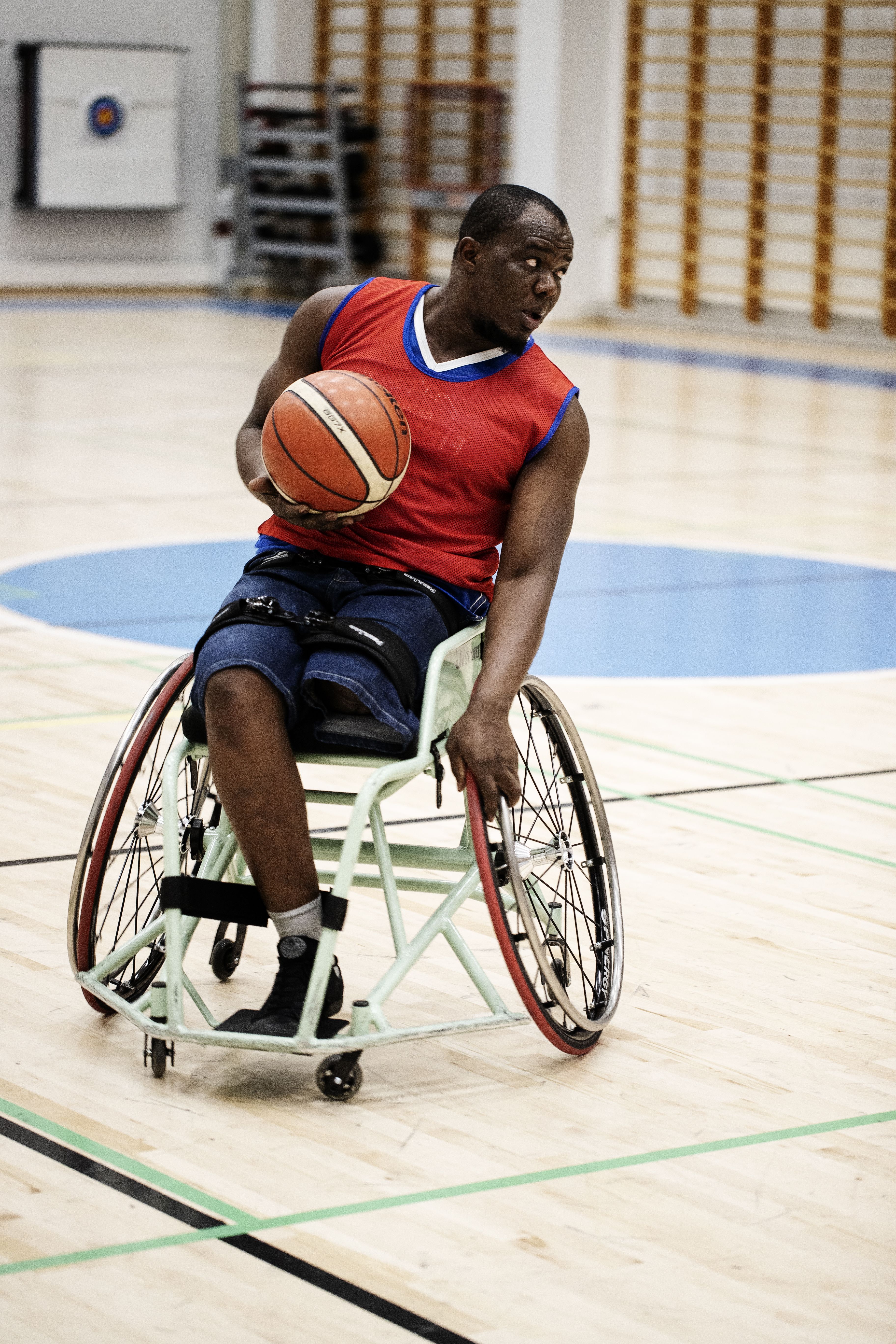 Joukkueen&nbsp;tarjoama vertaistuki ja yhteinen huumori ovat&nbsp;tärkeitä.