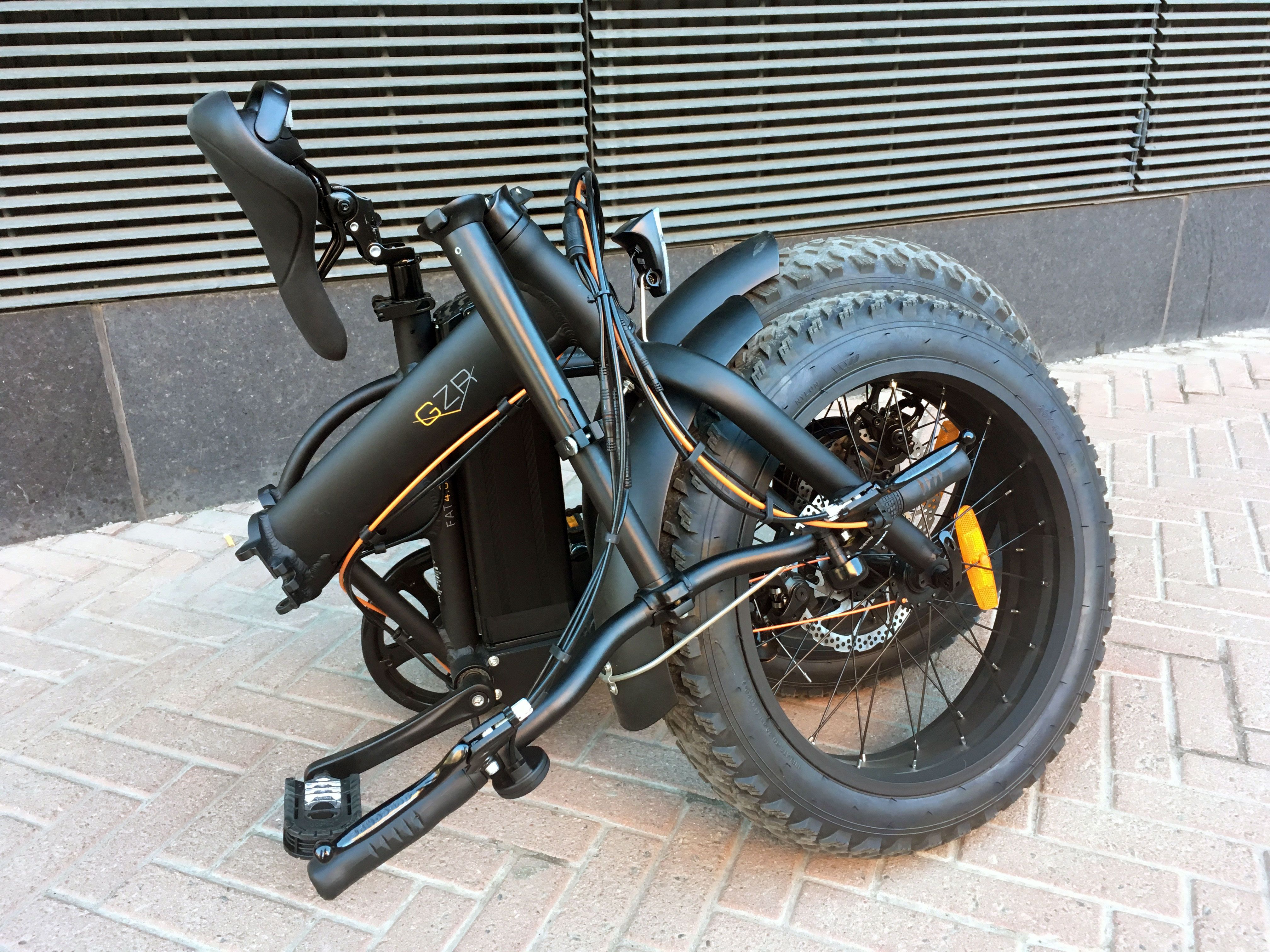 Taitettuna pyörä mahtuu vaikkapa asuntoauton tavaratilaan. 