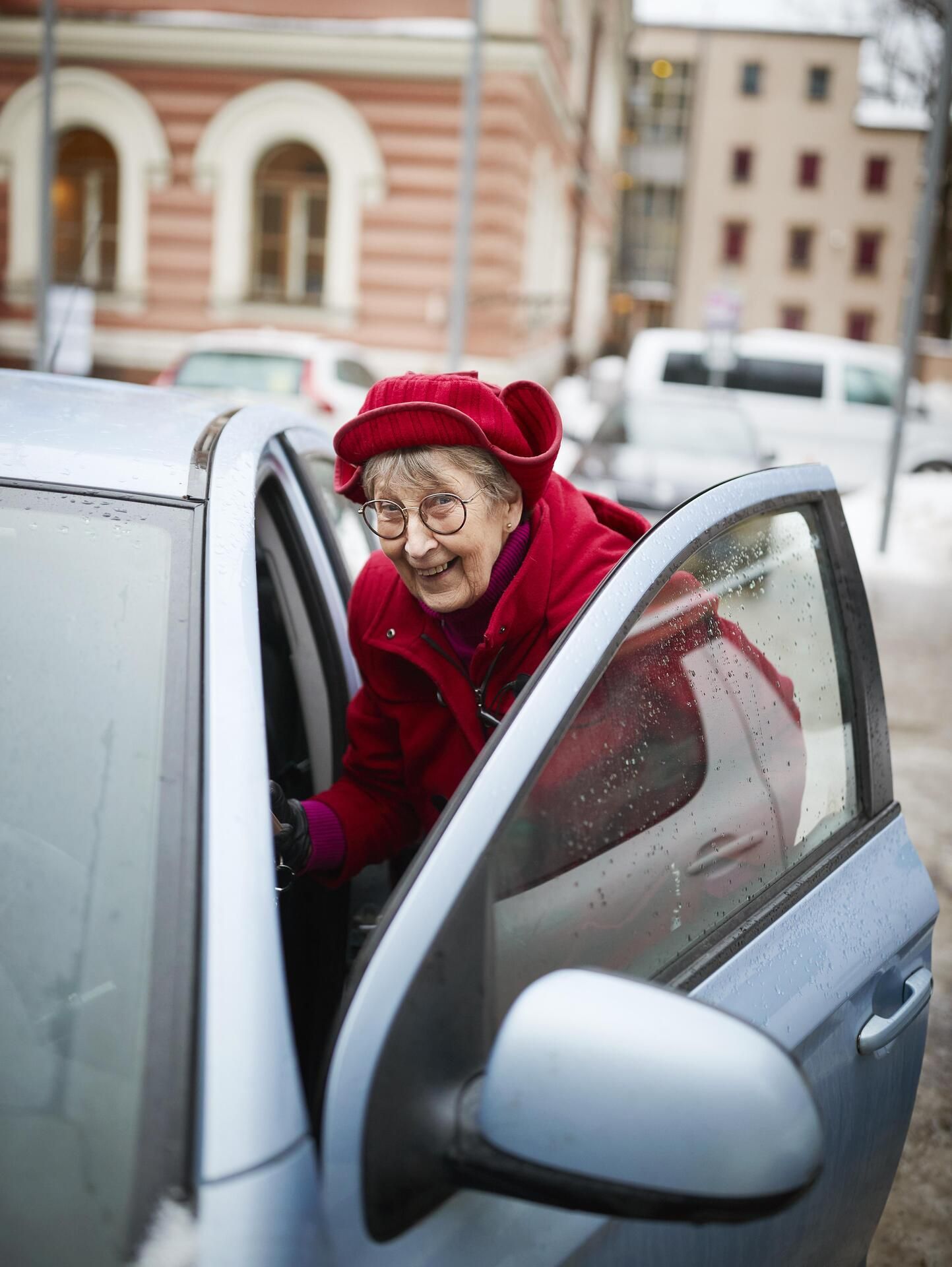 Jos julkisilla ei pääse, Pirkon turvautuu omaan autoon.