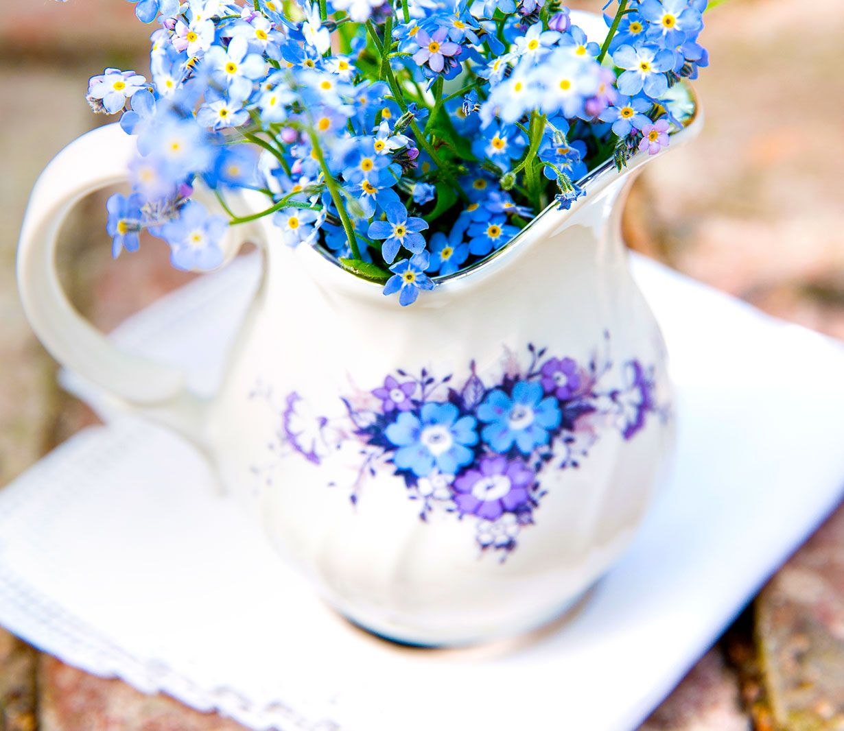 Raija Uosikkisen Raija-koristeinen kermakko on 70-luvulta.