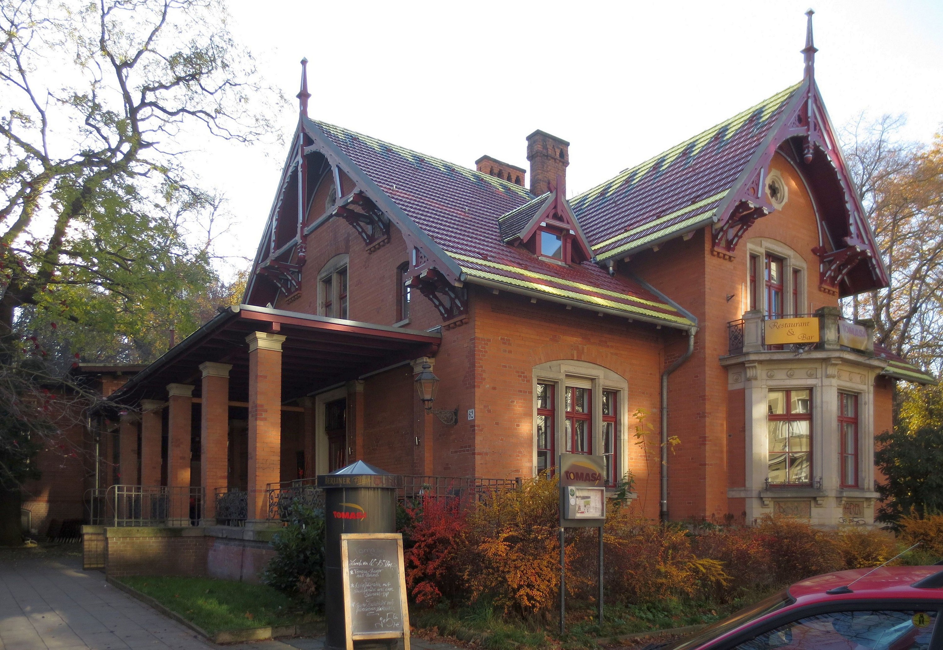 Villa Kreuzbergin Tomasa-ravintola tarjoaa täydellisen italialaistyylisen brunssin. 