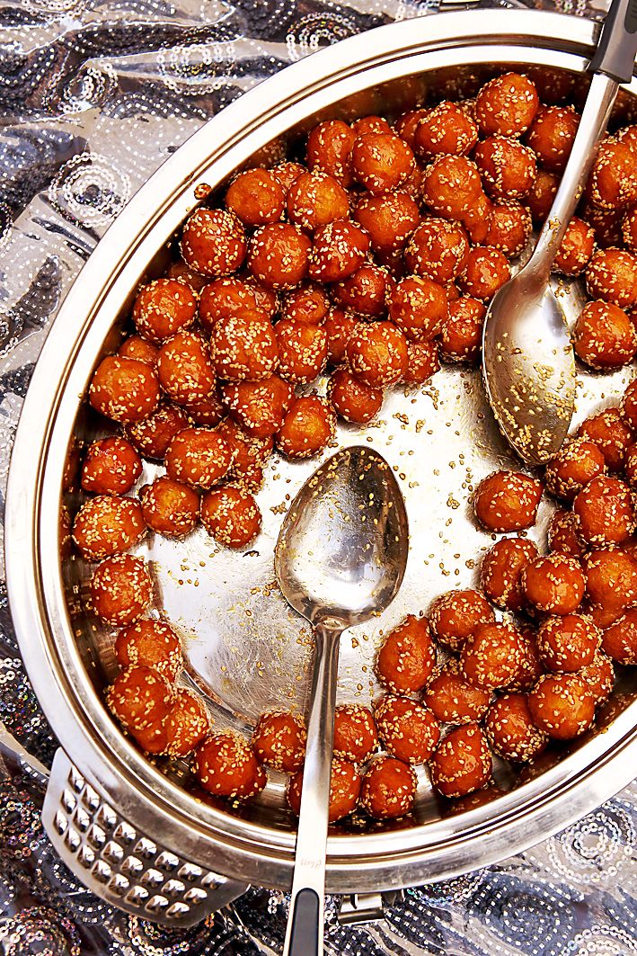 Hunajainen pikkumunkki on suosittu ja perinteinen beduiiniherkku.