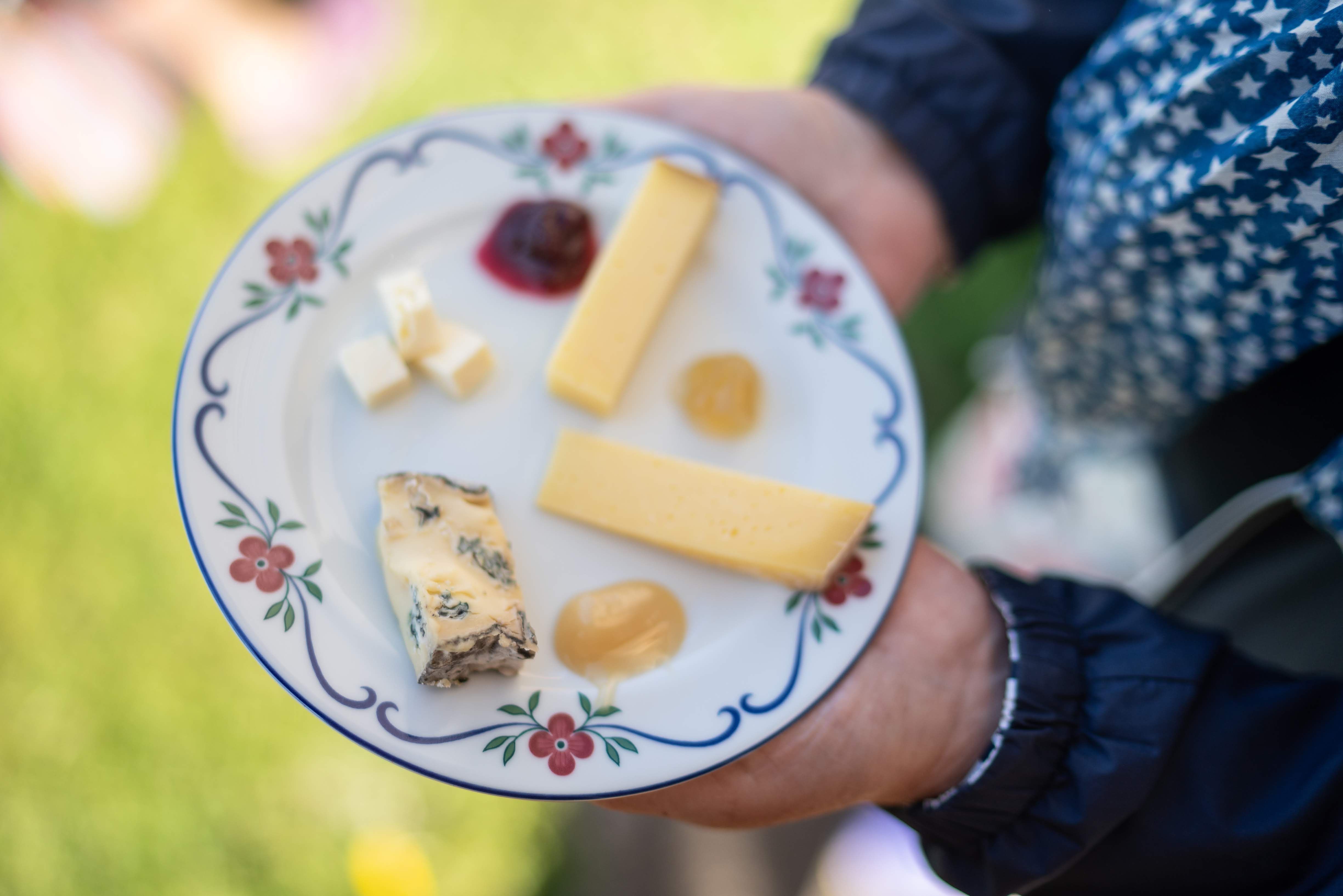 Mattasin tilalta saa juustojen lisäksi jäätelöä.