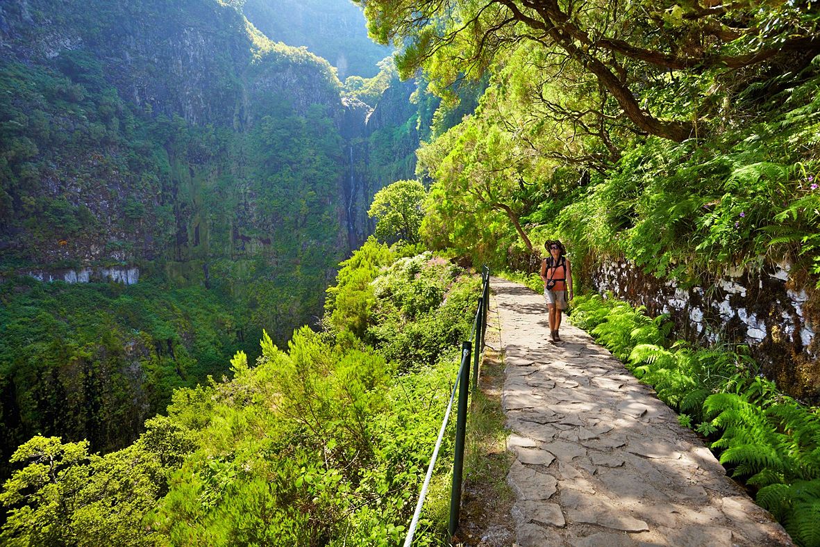 Madeiran levadat johdattavat kulkijan suoraan sisään maisemaan.