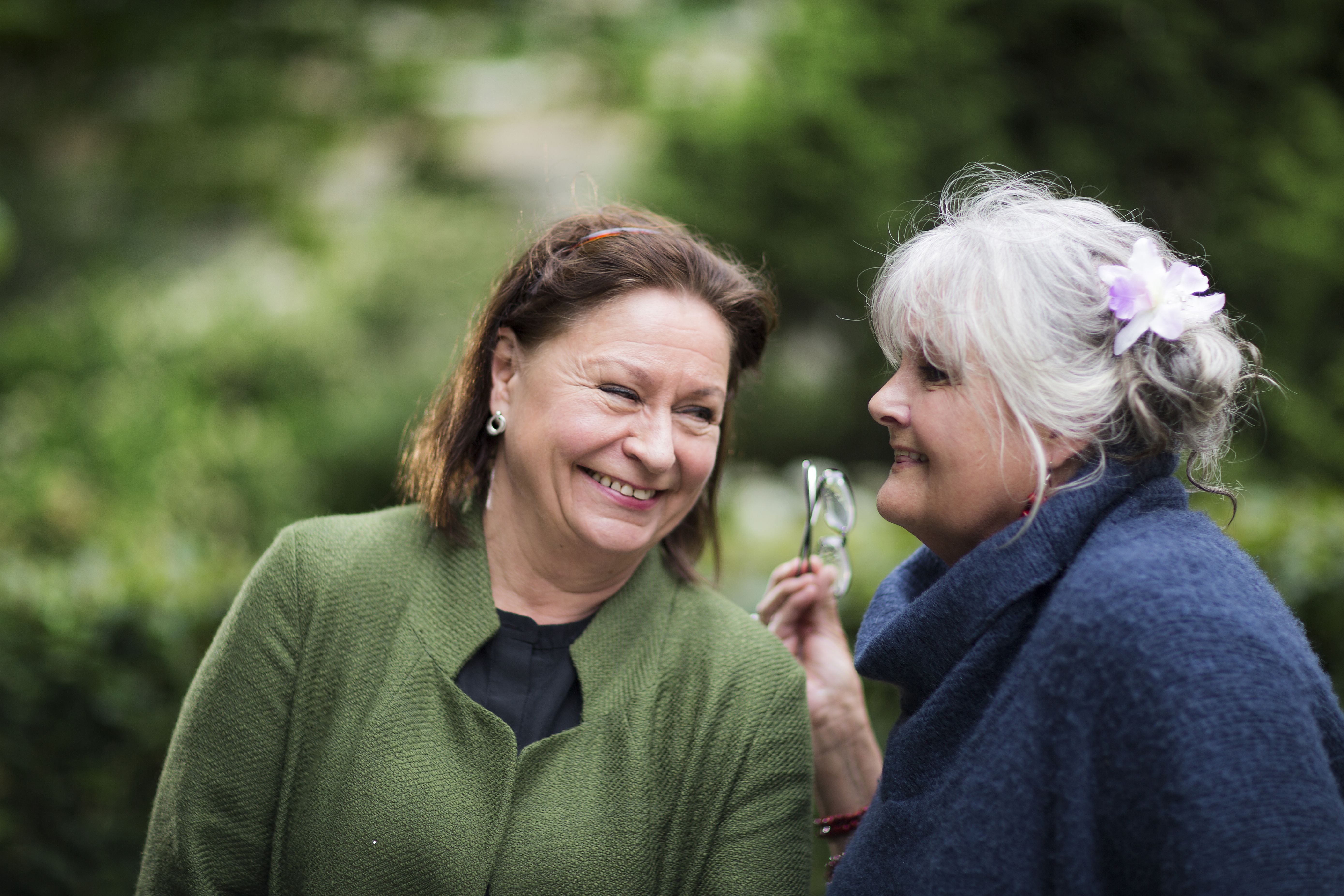 – 70-luvulla politiikka ei ollut kieroilua, vaan yhteisten asioiden hoitamista, Satu ja Kristiina sanovat.