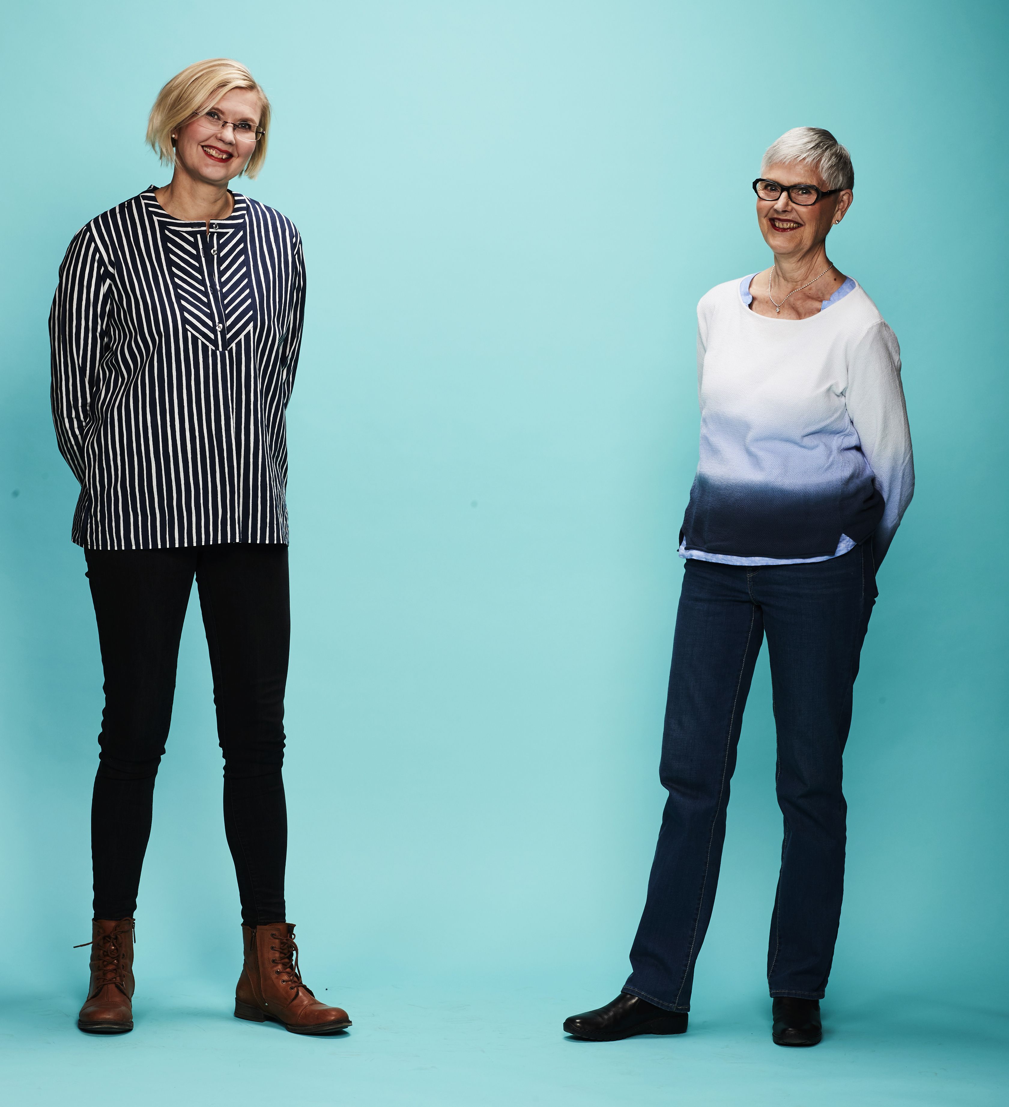 Tytär Karo Karlqvist, 46, on ammatiltaan luokanopettaja. Asuu Hyvinkäällä miehensä ja neljän lapsensa kanssa. Harrastaa liikuntaa ilmajoogasta ratsastukseen. Äiti Anne Orozalla, 72, on koti Helsingissä ja kolme lasta. Takana ura työmarkkina-asiamiehenä. Harrastaa joogaa, vesijumppaa, avantouintia, lukemista ja museoissa käymistä.