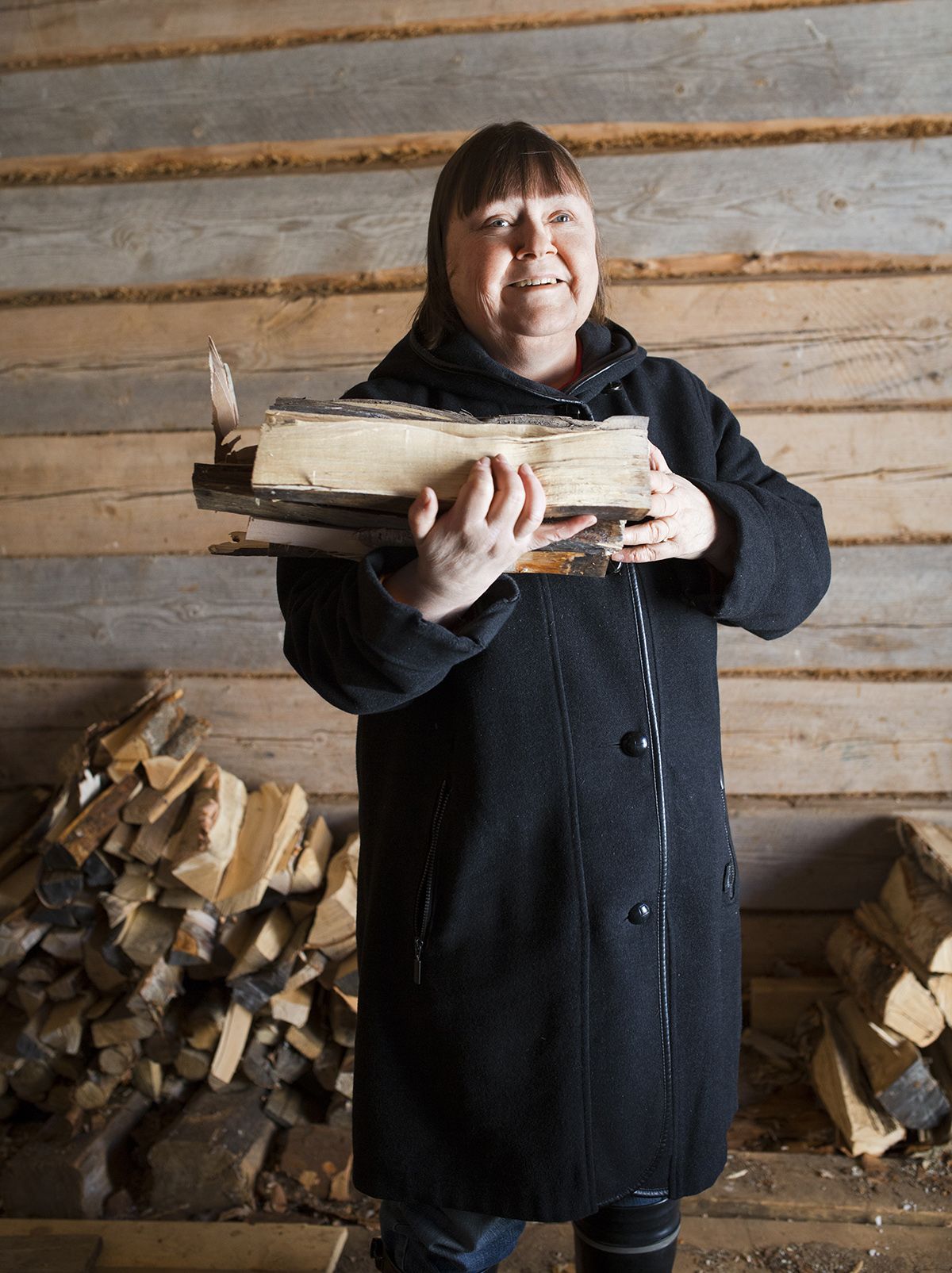 Polttopuut saa hakata itse.