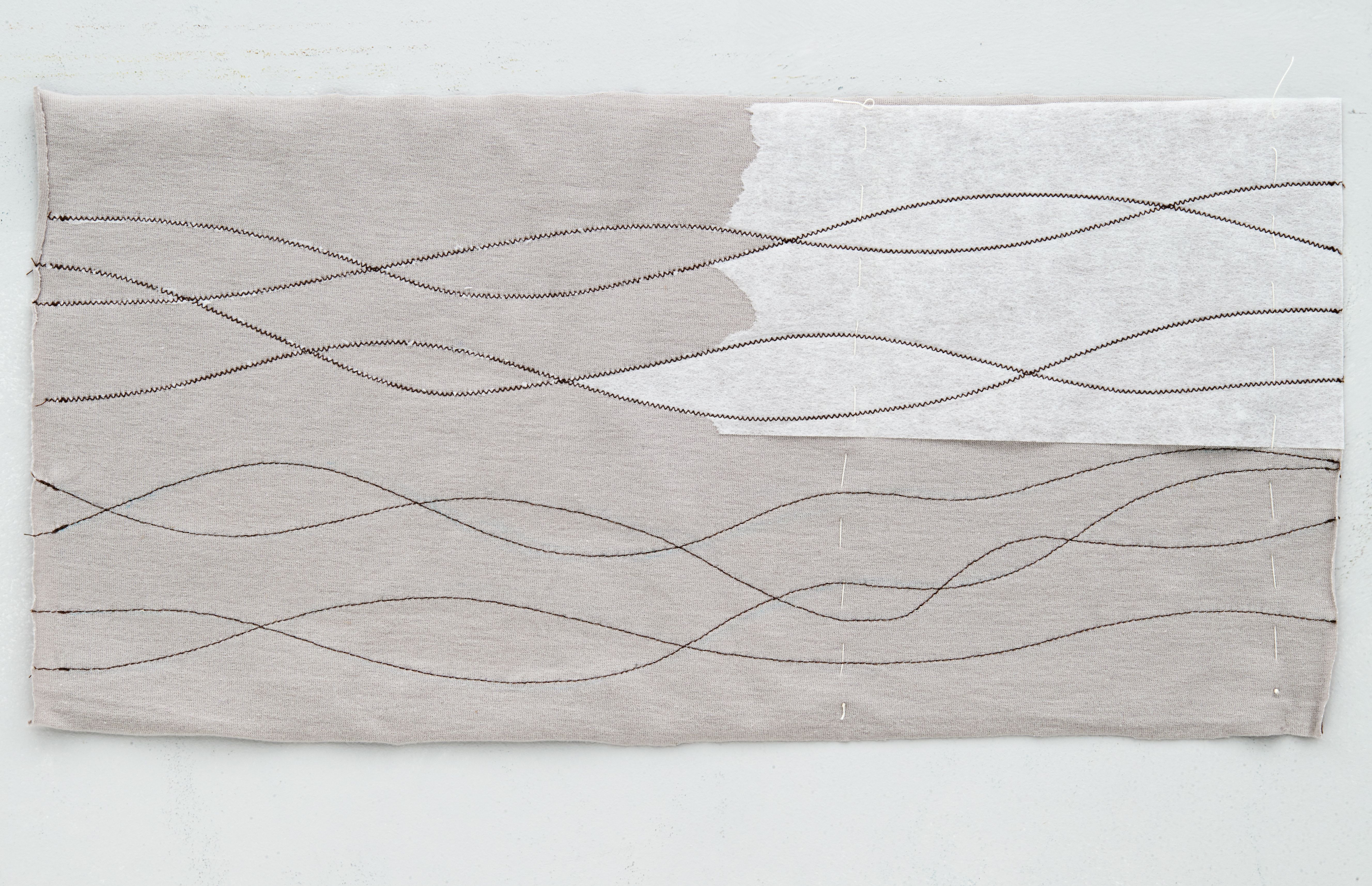 Piirrä kuviot suoraan nurjalle puolelle tai käytä revittävää tukikangasta.