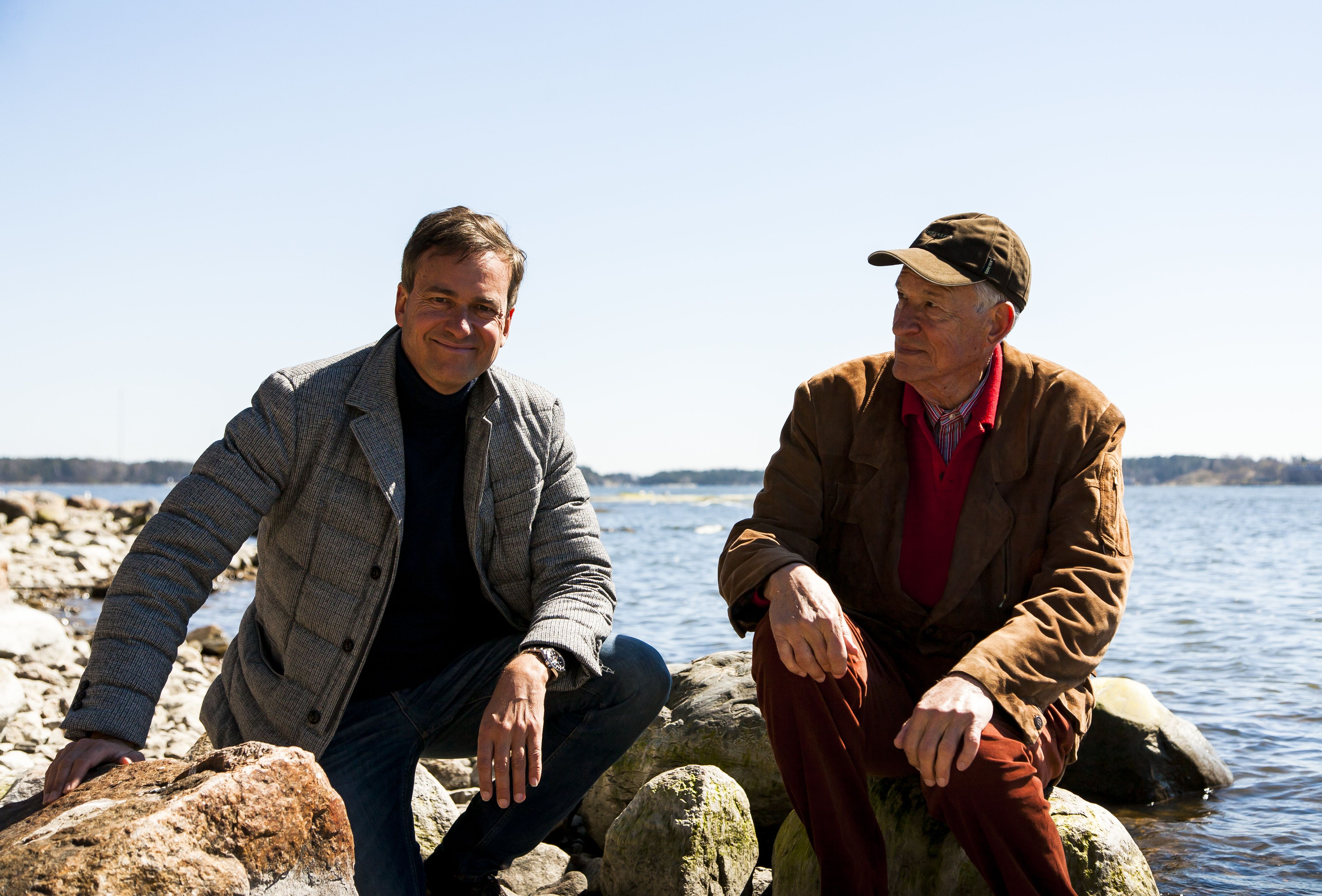 Itämeren tila huolestuttaa Ihamuotiloita. – Toivottavasti kirjamme saariston kasveista saa ihmiset kiinnostumaan itämeren luonnosta, he sanovat.