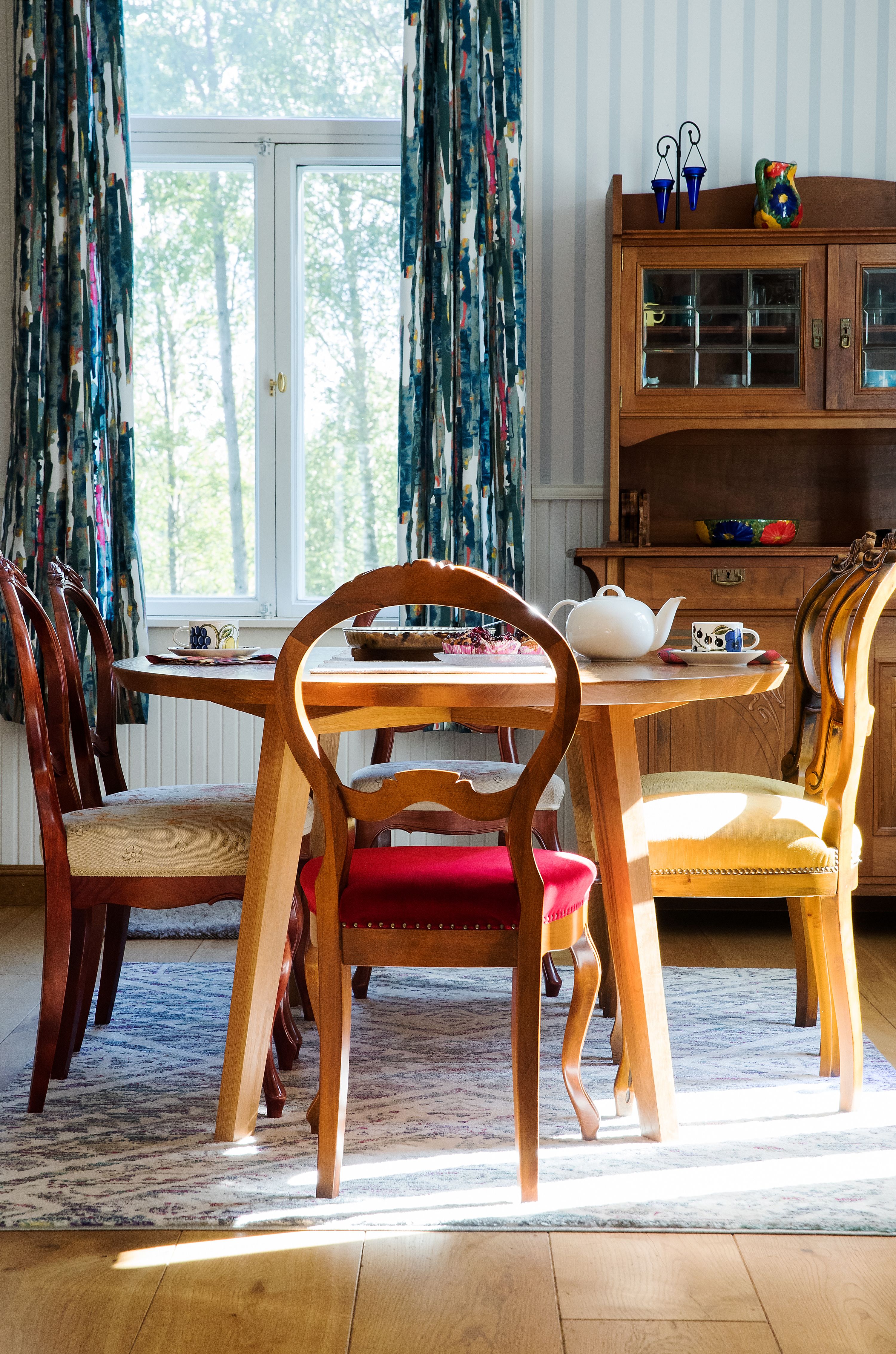 Leinikit halusivat uuteen kotiinsa vain vähän huonekaluja.