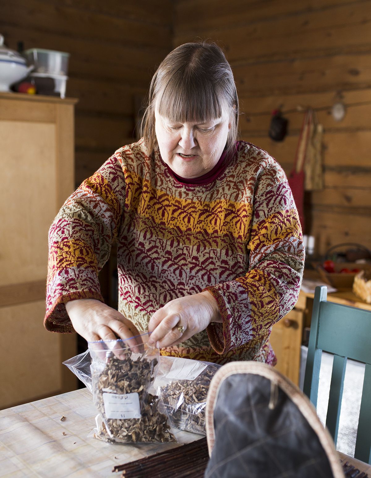 Itse kuviattuja sieniä riittää vielä toukokuullakin ystäville annettavaksi.