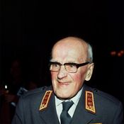 Adolf Ehrnrooth oli jalkaväenkenraali ja Mannerheim-ristin ritari numero 162.