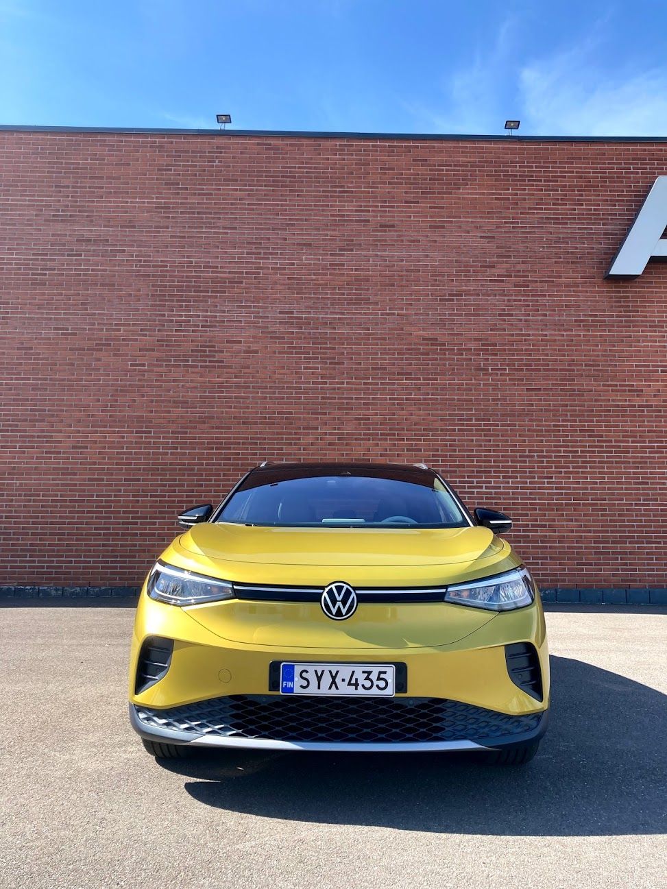 ID.4 tuo uutta muotokieltä Volkswagenin keulailmeeseen.