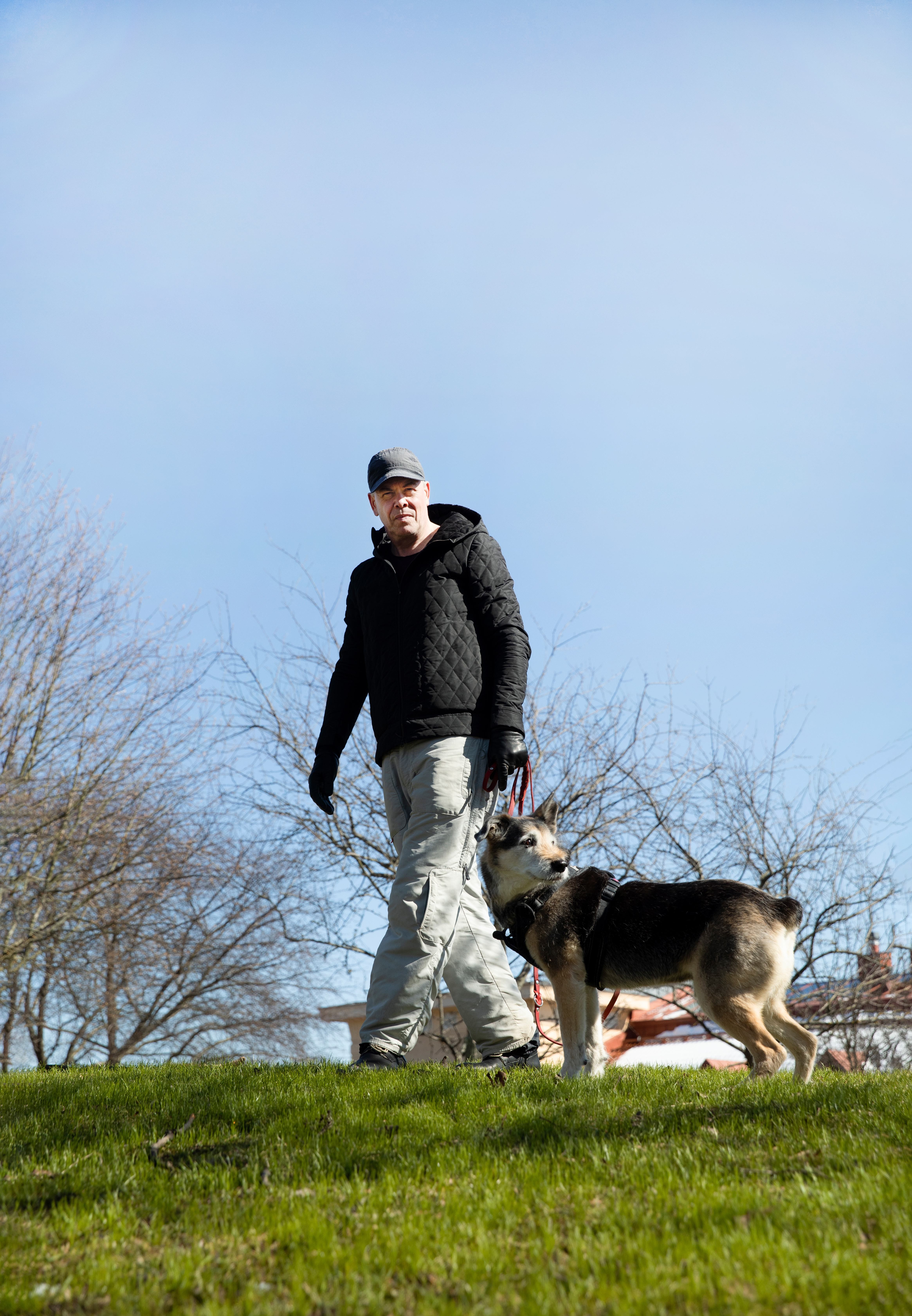 Nuorempana Shurik vaistosi herkästi Hannun tunteet. – Vanhemmiten vaistot ovat hieman tylsistyneet. Mutta kuoleman koirat aistivat aina herkemmin kuin ihmiset, Hannu uskoo.