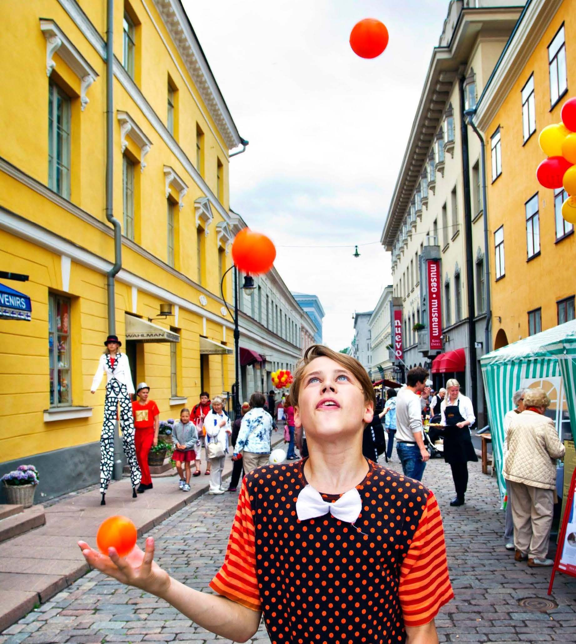 Helsinki-päivänä kaupunki hulluttelee. Tänä vuonna juhlitaan 12.6.