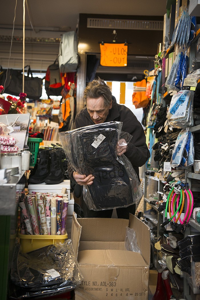 Tuoretta tavaraa hyllyyn.