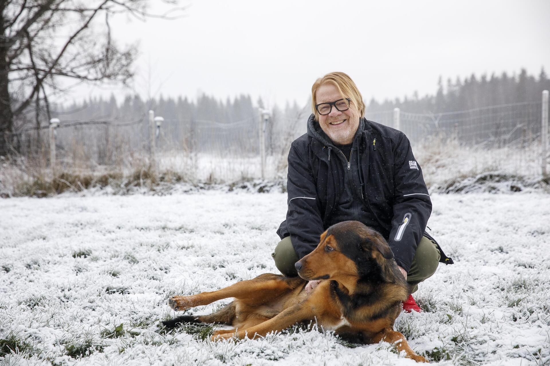 Ylermi-koira sai nimensä basisti Juha Veronan toisen nimen mukaan.