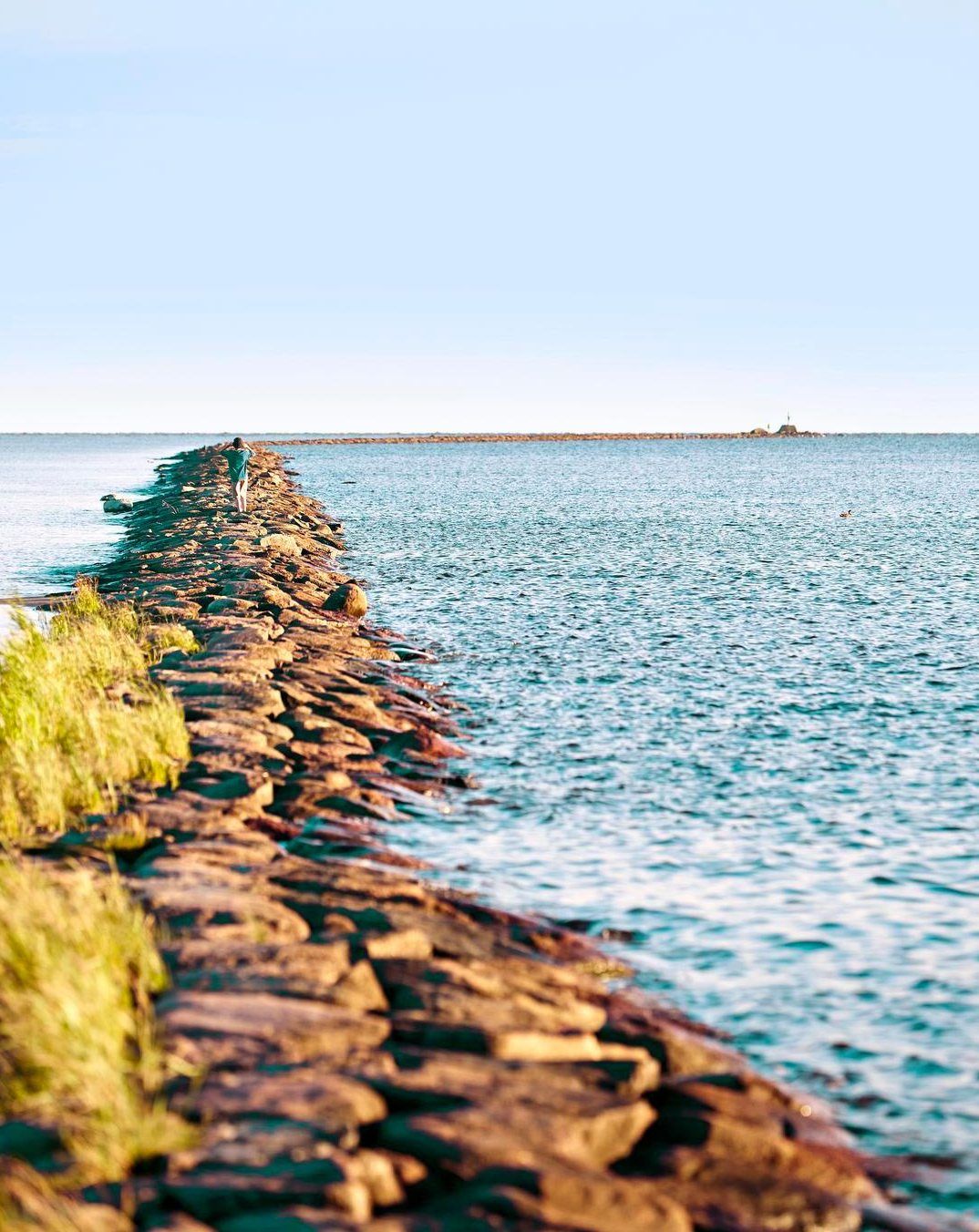 Aallonmurtaja on vaativa päivälenkkikohde.