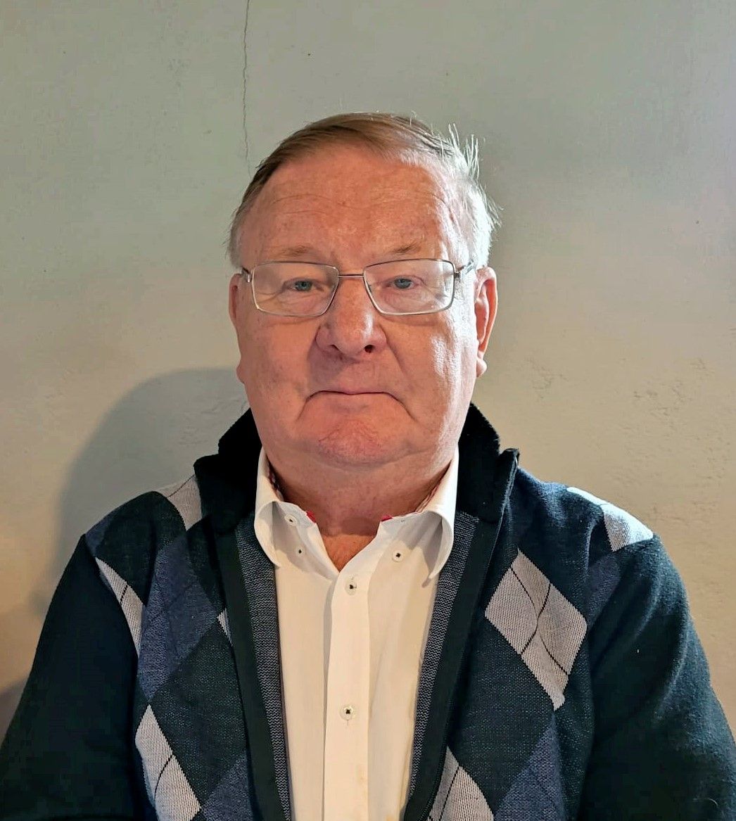 Heikki Pohjonen on 80-vuotias eläkeläinen ja asuu Espoossa, mutta viettää yhä kesät Orivedellä.