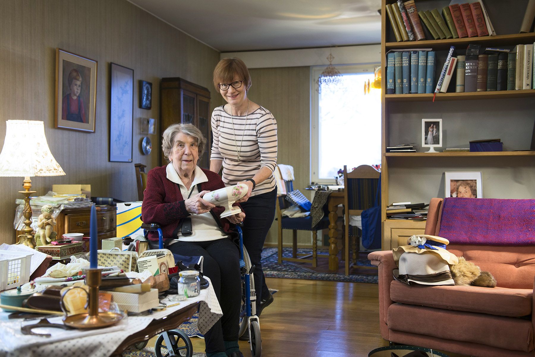 Valmu ja Helena-tytär muuttopuuhissa.