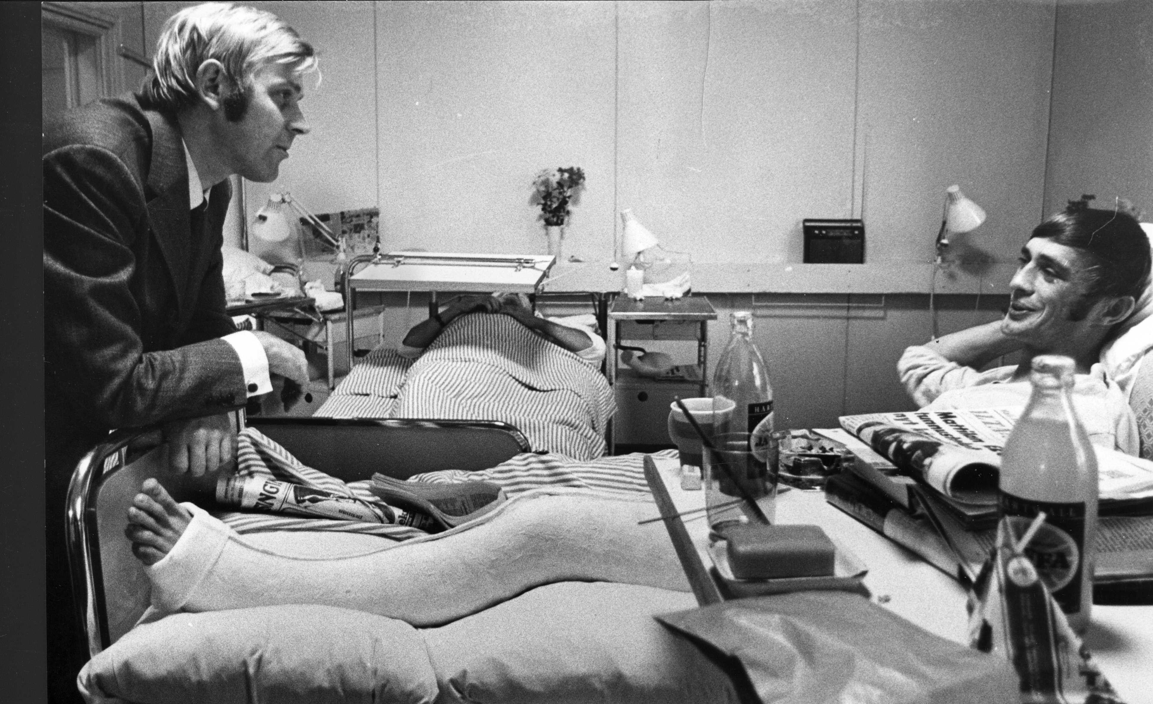 Matti Keinosen peliura lähes päättyi vakavaan loukkaantumiseen hänen pelatessaan Jokereissa.