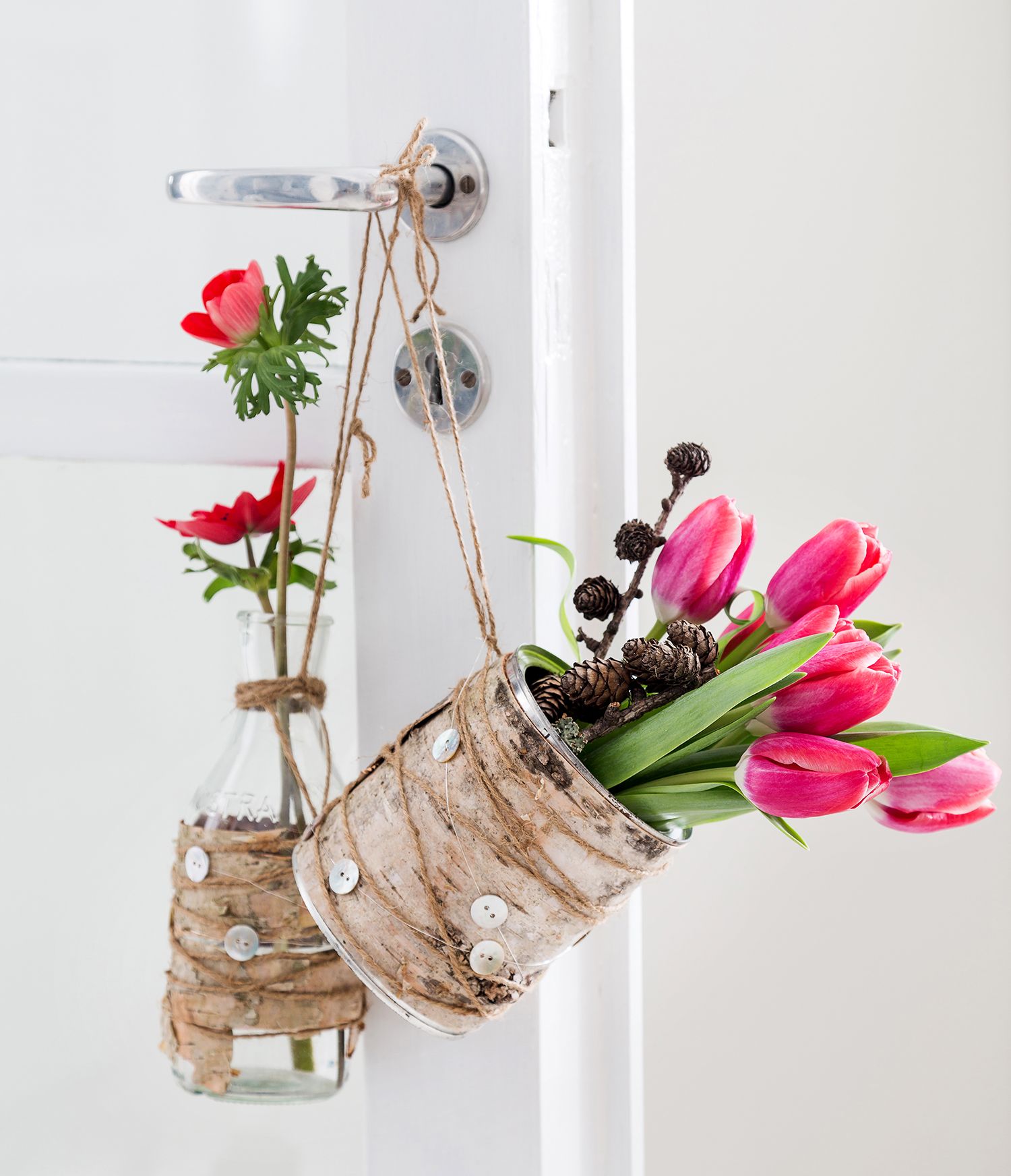 Vaihda leikkokukkien vesi päivittäin. Vie kukat yöksi viileään, niin ne säilyvät pitkään tuoreina.