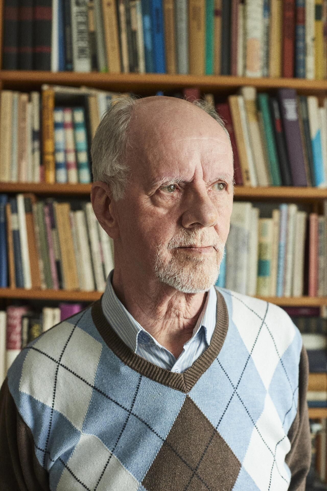 – Lähes kaikki tärkeät asiat voi hoitaa soittamalla puhelimella. En kaipaa tietokonetta mihinkään, Jukka Pakkanen sanoo.