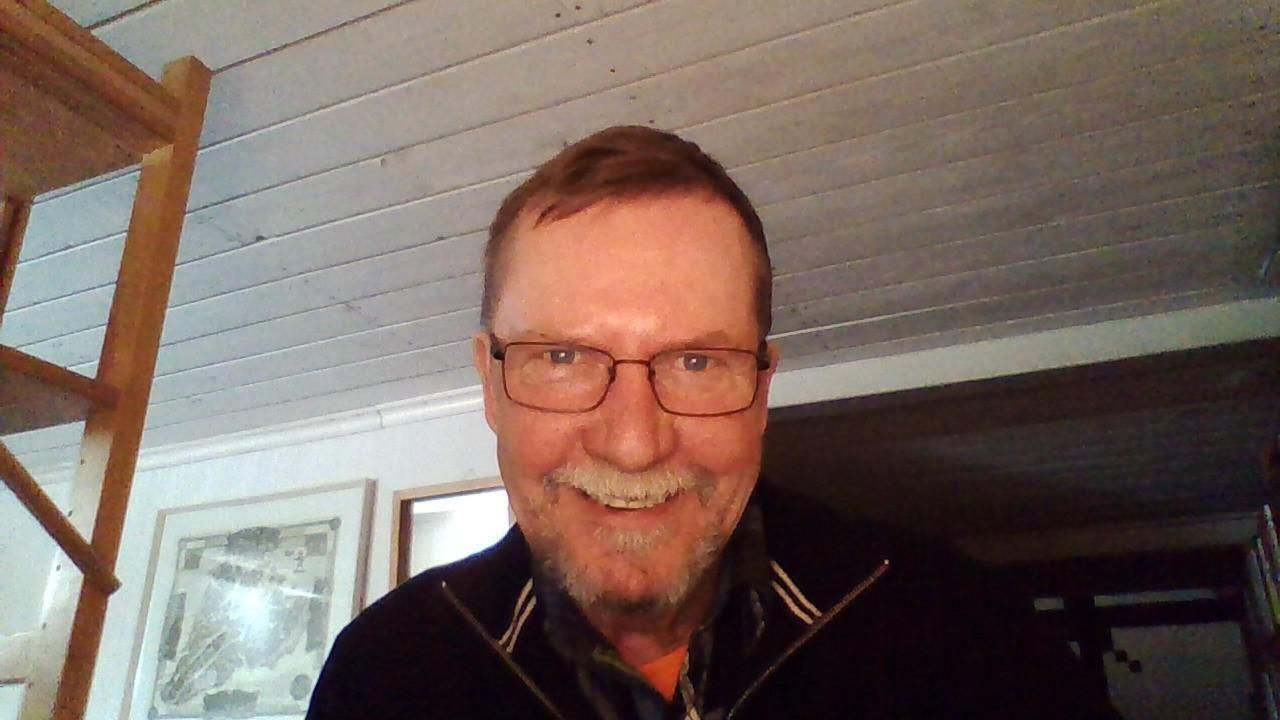 Pekka Räsänen on 70-vuotias eläkeläinen, joka asuu Hämeenlinnassa.