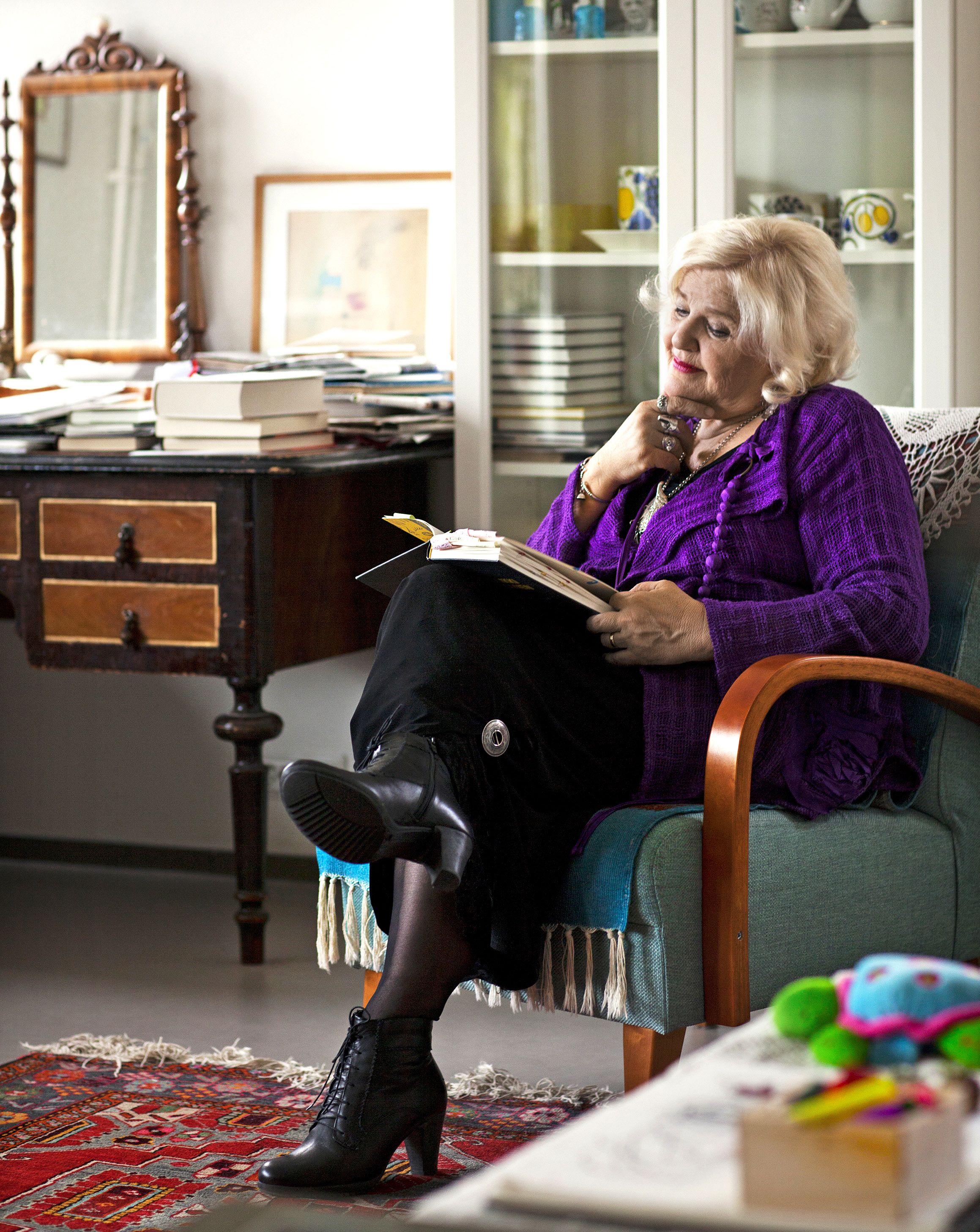 Aulikille runojen valitseminen tuotannosta on ollut myllertävä matka menneisiin vuosikymmeniin.