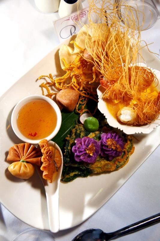 Old Siamissa kokataan Thaimaan kuninkaallisen keittiön opein.