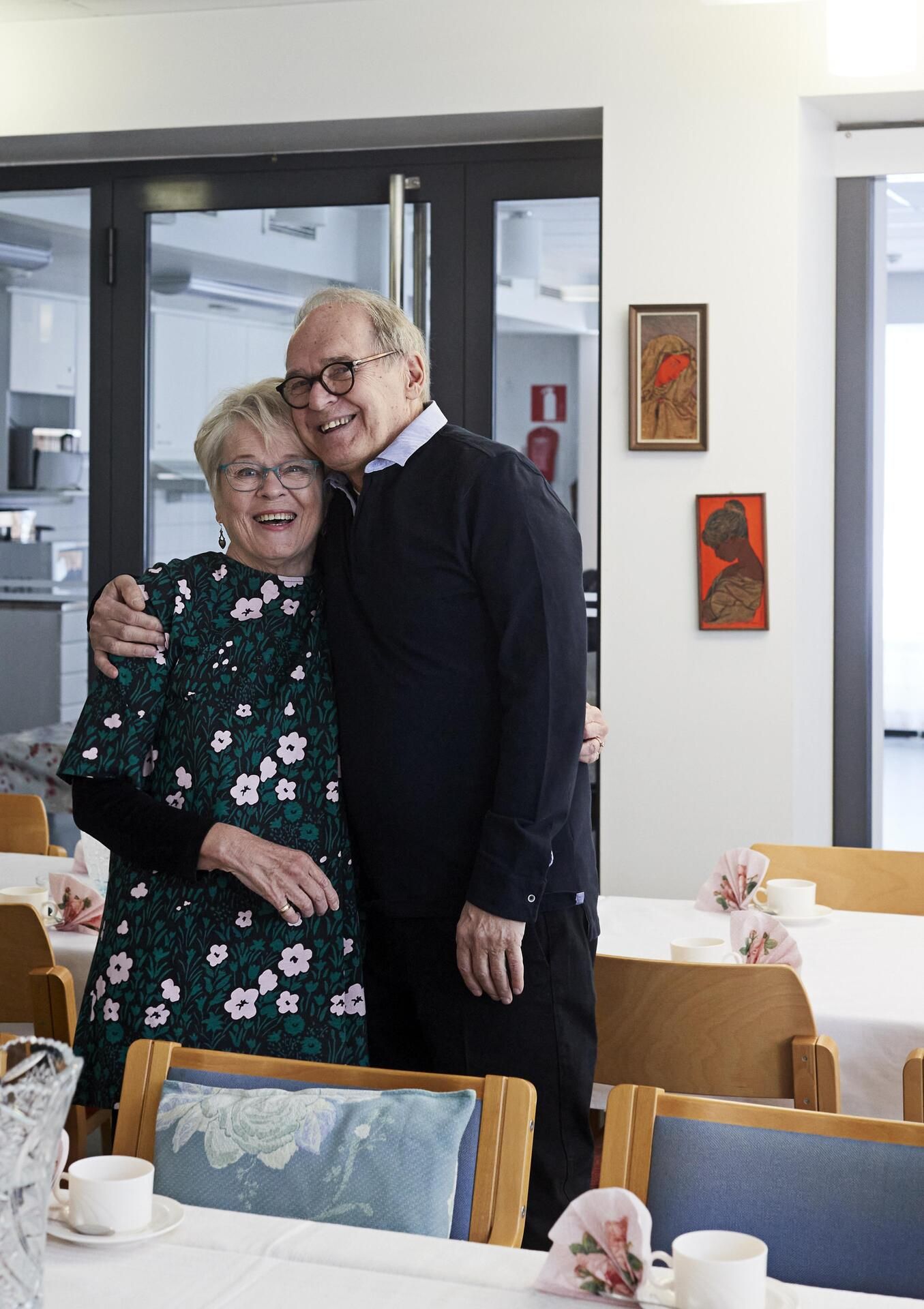 Anja ja Veikko Muurinen muuttivat taloon seitsemän vuotta sitten ollakseen lähempänä lapsenlapsiaan.