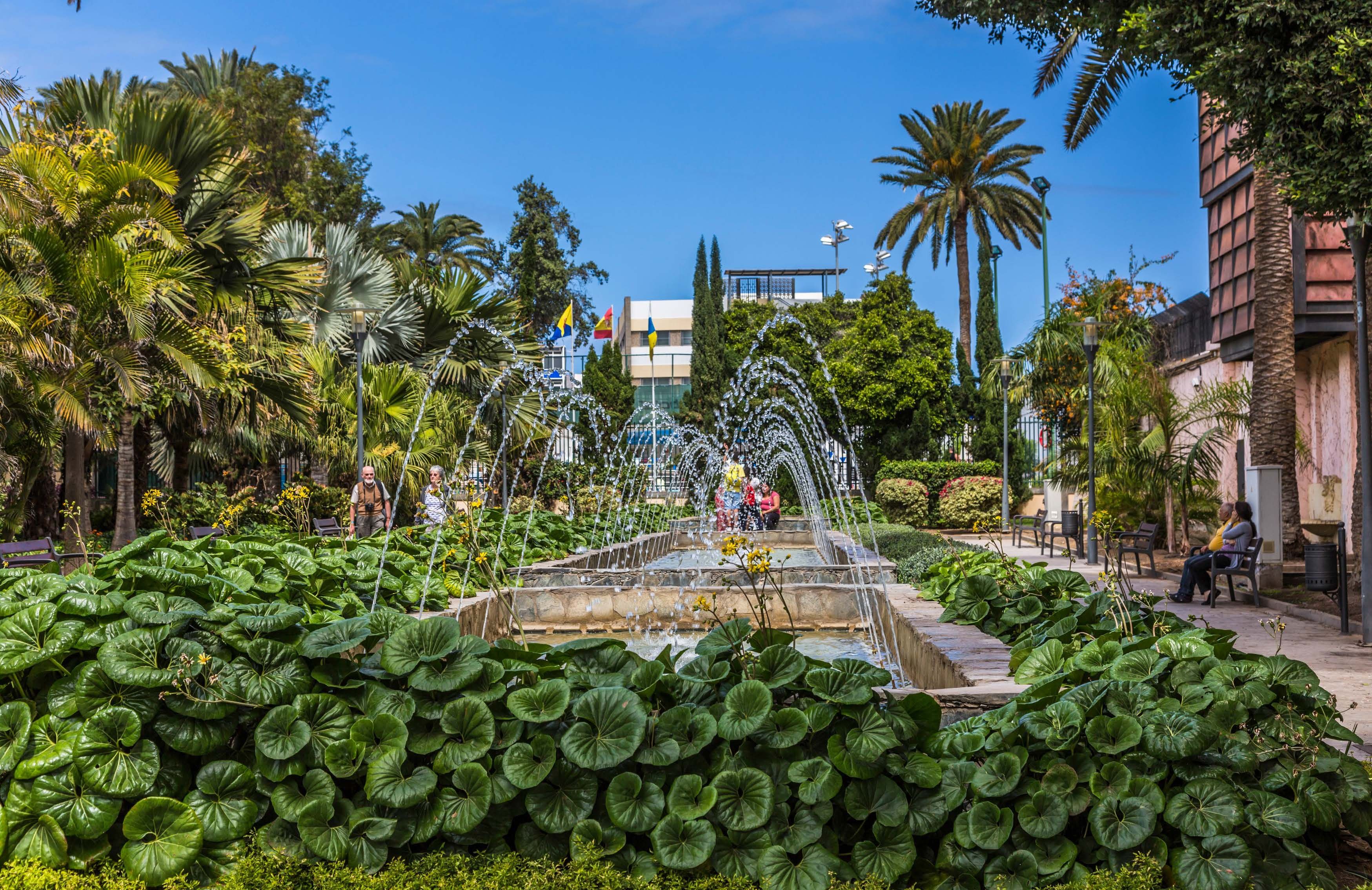 Sunnuntaisin kello 12 Doramas-puistossa järjestetään yleensä esitys lapsille.
