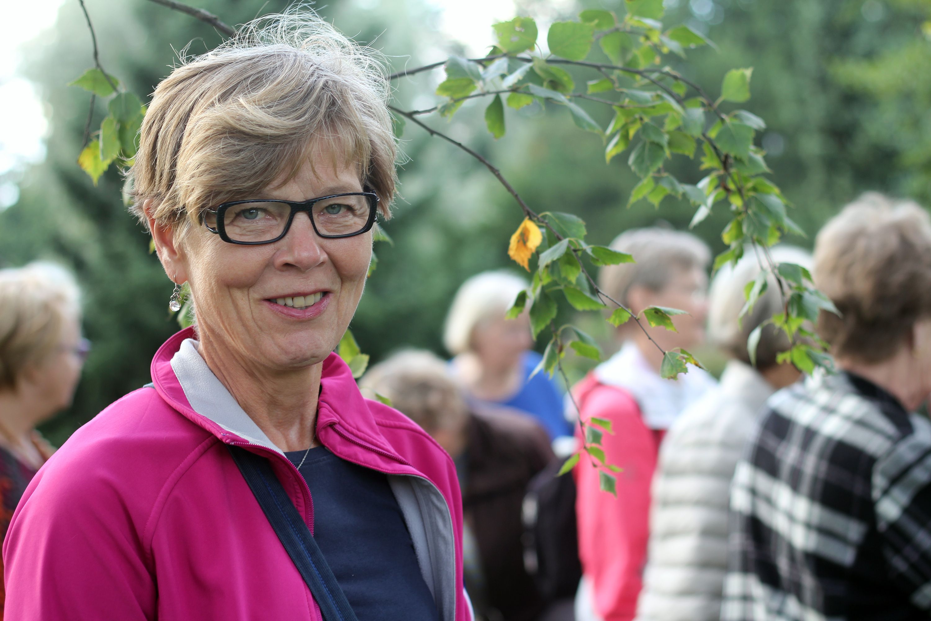 Mervi Purtosen mielestä kaunis ilma ja hautojen upeat kukat kruunasivat kierroksen.