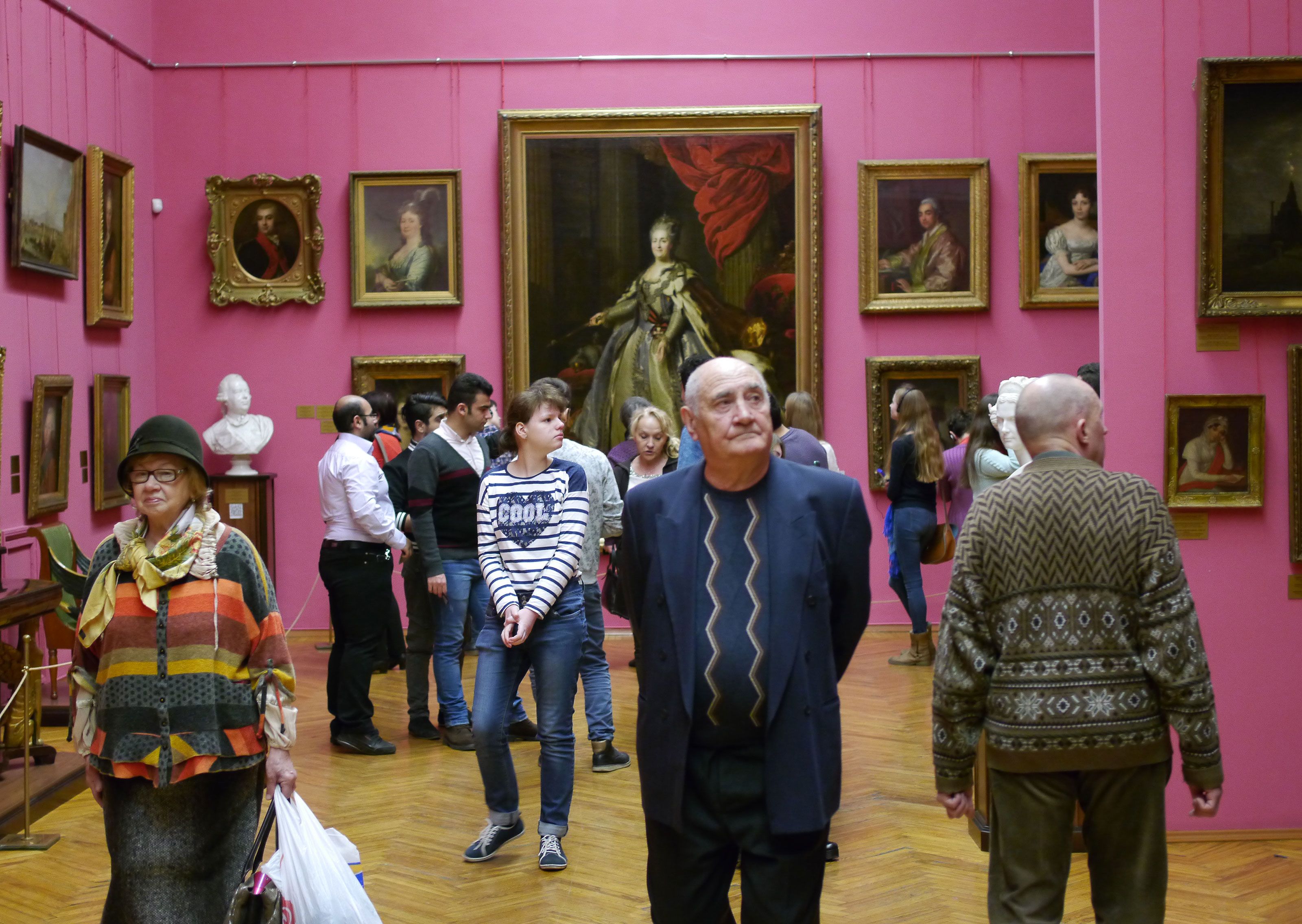 Taidemuseon kokoelmat ovat kiinnostavia.