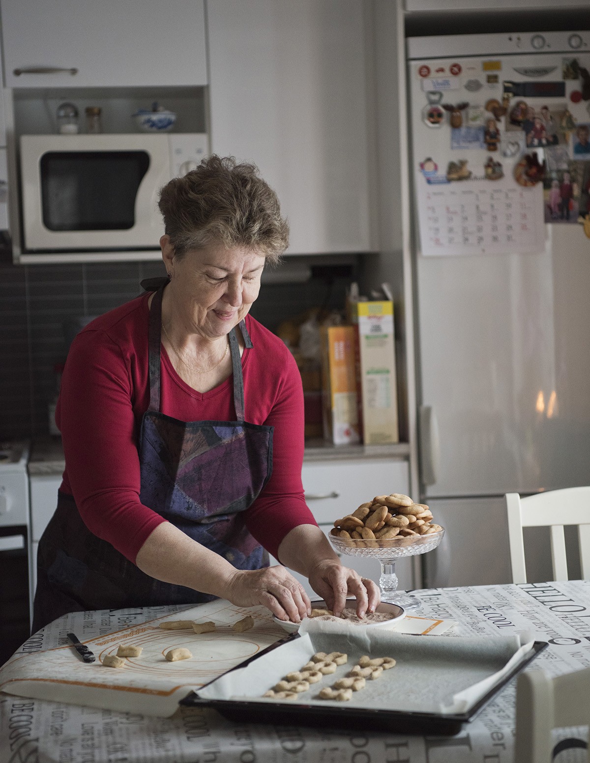 Eila säästää ruuanlaitossa.