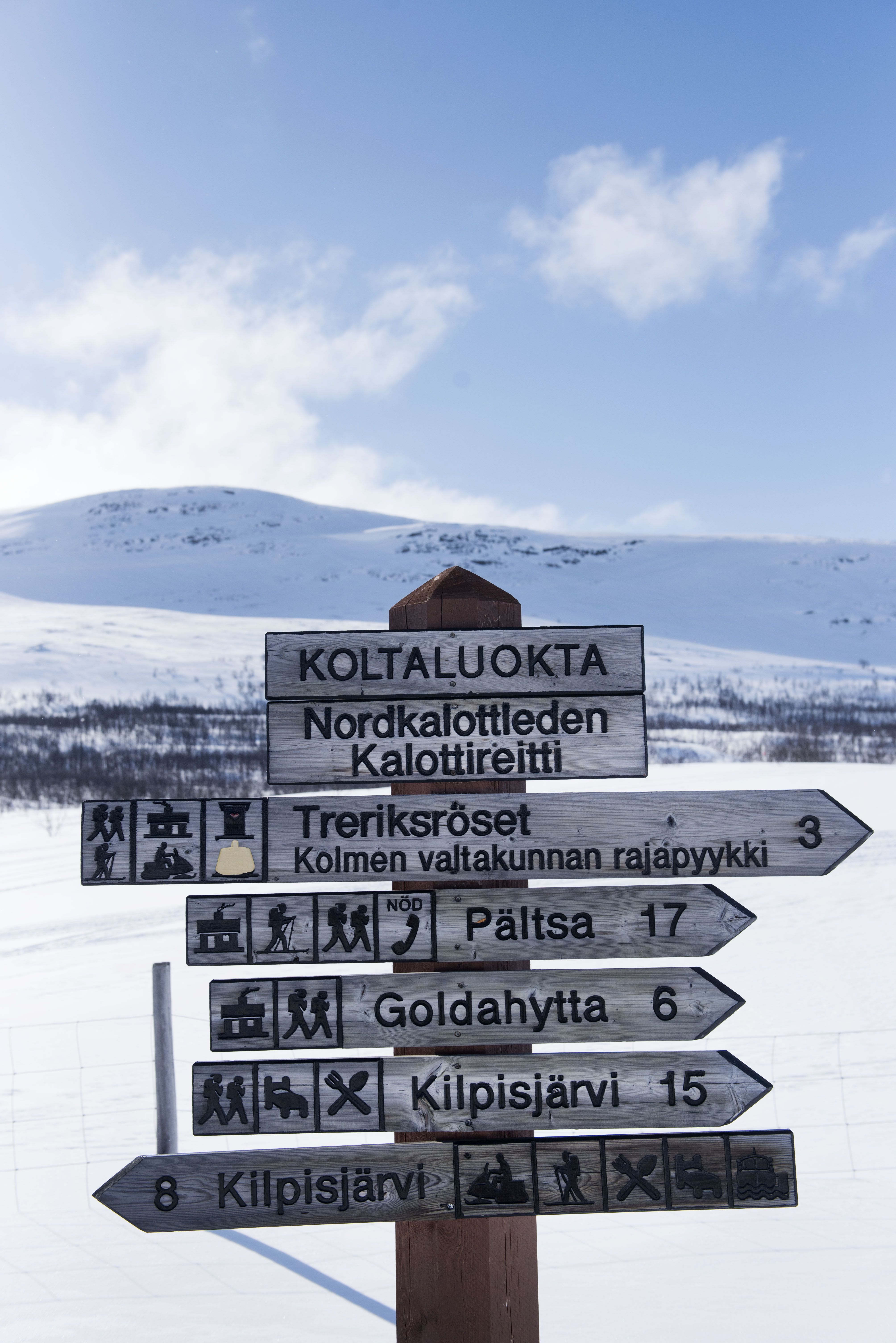 Reitti on hyvin viitoitettu. Lumimyrskyssä sekään ei auta.