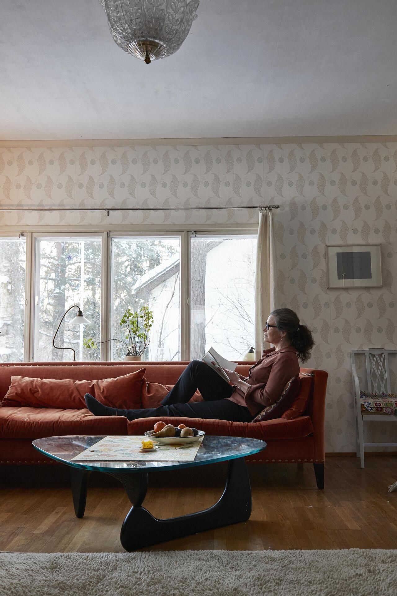 Anna ajattelee henkilökohtaisimmat asiansa ja tuntonsa ruotsiksi.