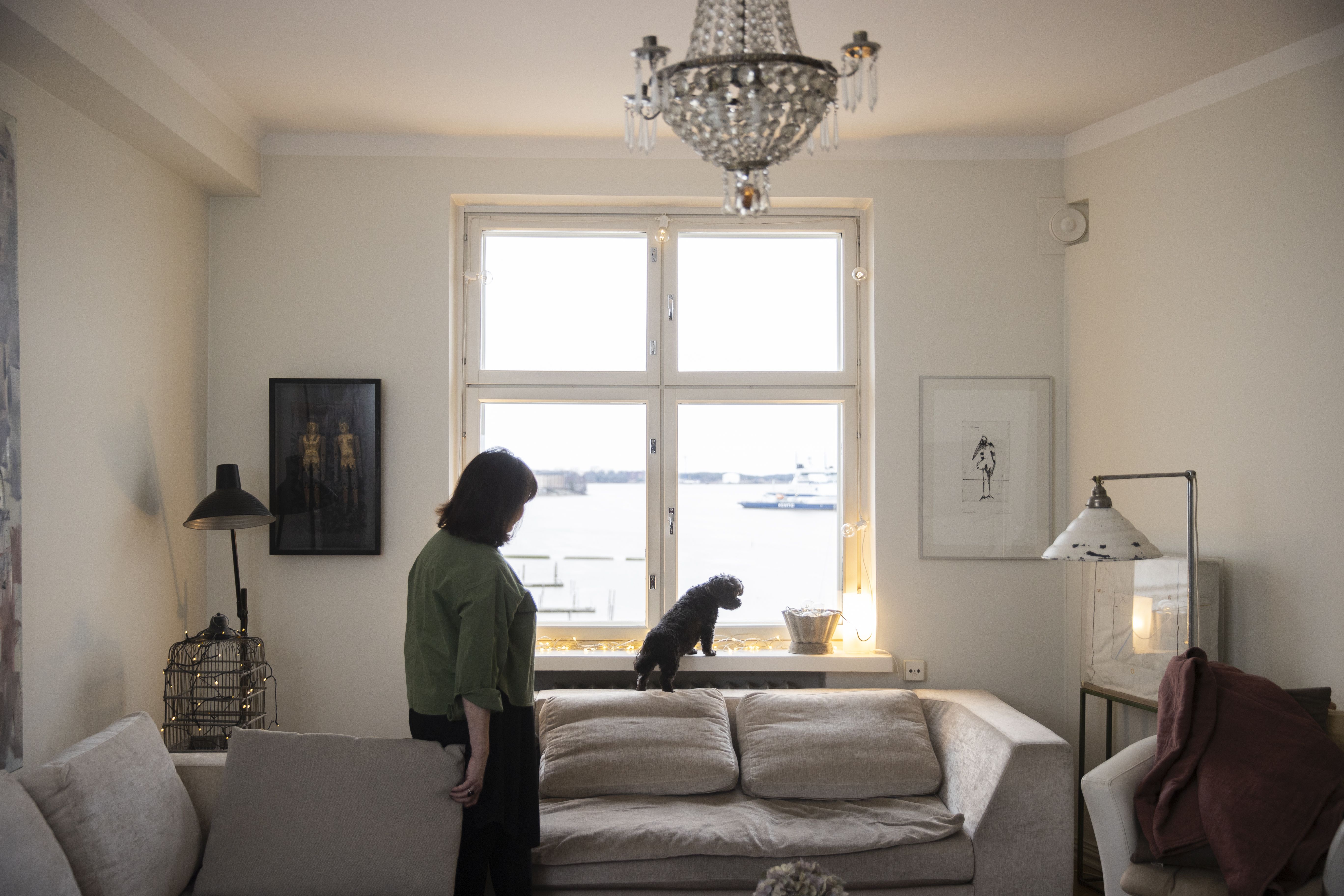 Mirja haluaa olla mummi, joka antaa lapsille mallia faktatietojen etsijänä