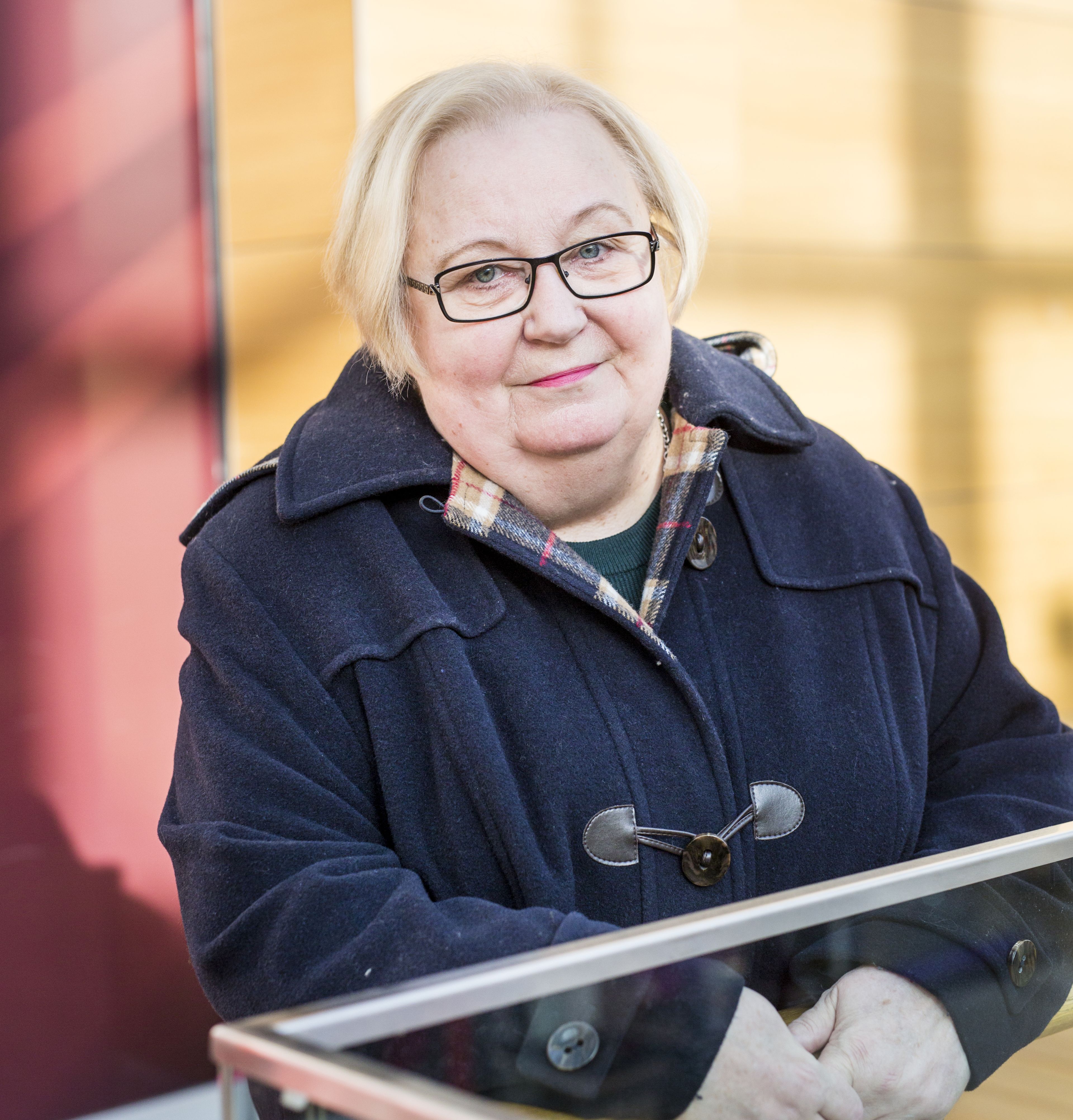 – Meillä on Nivyan kanssa läheiset välit, Kerstin Uhtio sanoo. Kerstin on eronnut, hänellä on yksi poika ja kolme lapsenlasta.